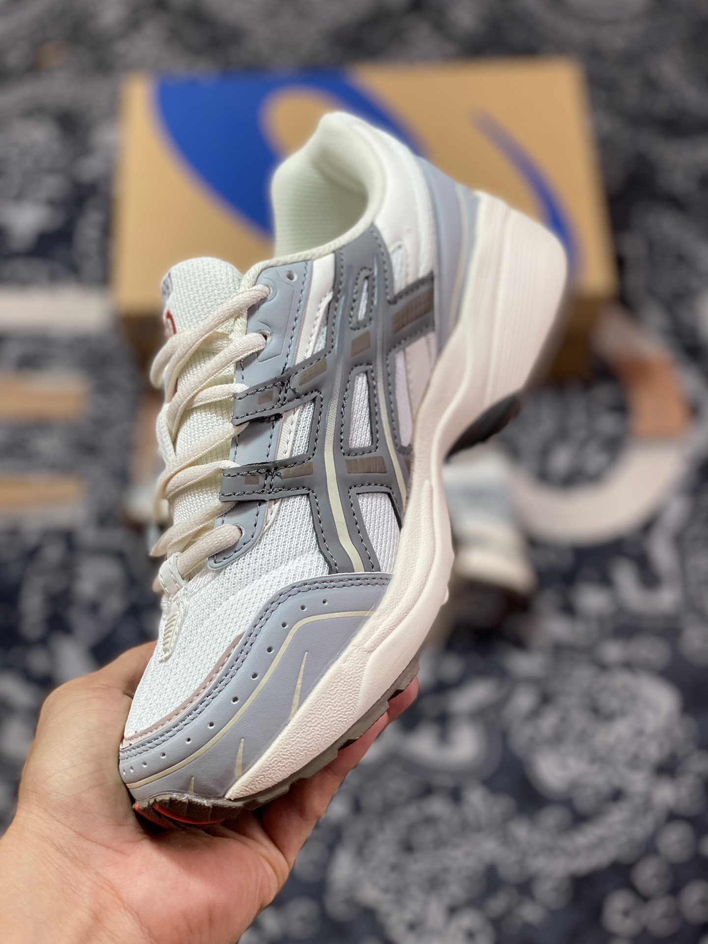 180 Asics Gel-1090 烟灰 亚瑟士复古时尚运动休闲鞋 1203A243-021