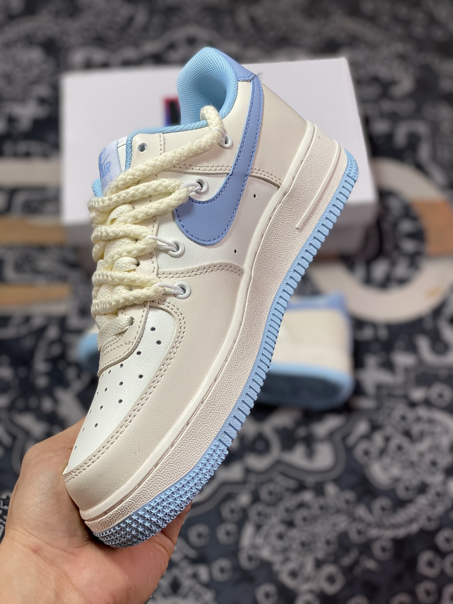 260  Air Force 1 '07 Low 奶油蓝绑带  BD7701-011