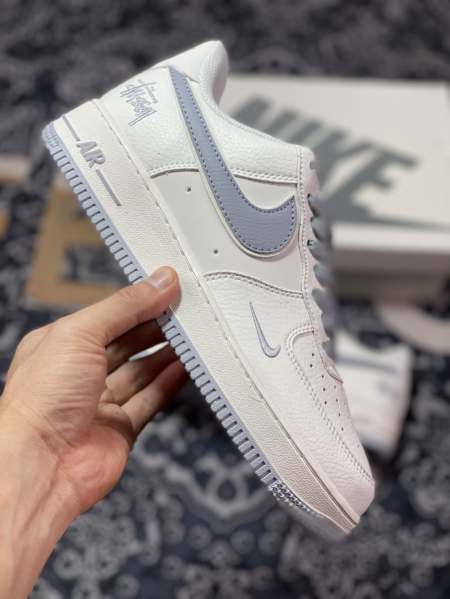 240  Stussy x Nike Air Force 1′07 Low"Beige/Grey"空军一号板鞋“米白烟灰斯图西刺绣小钩”AE1686-105