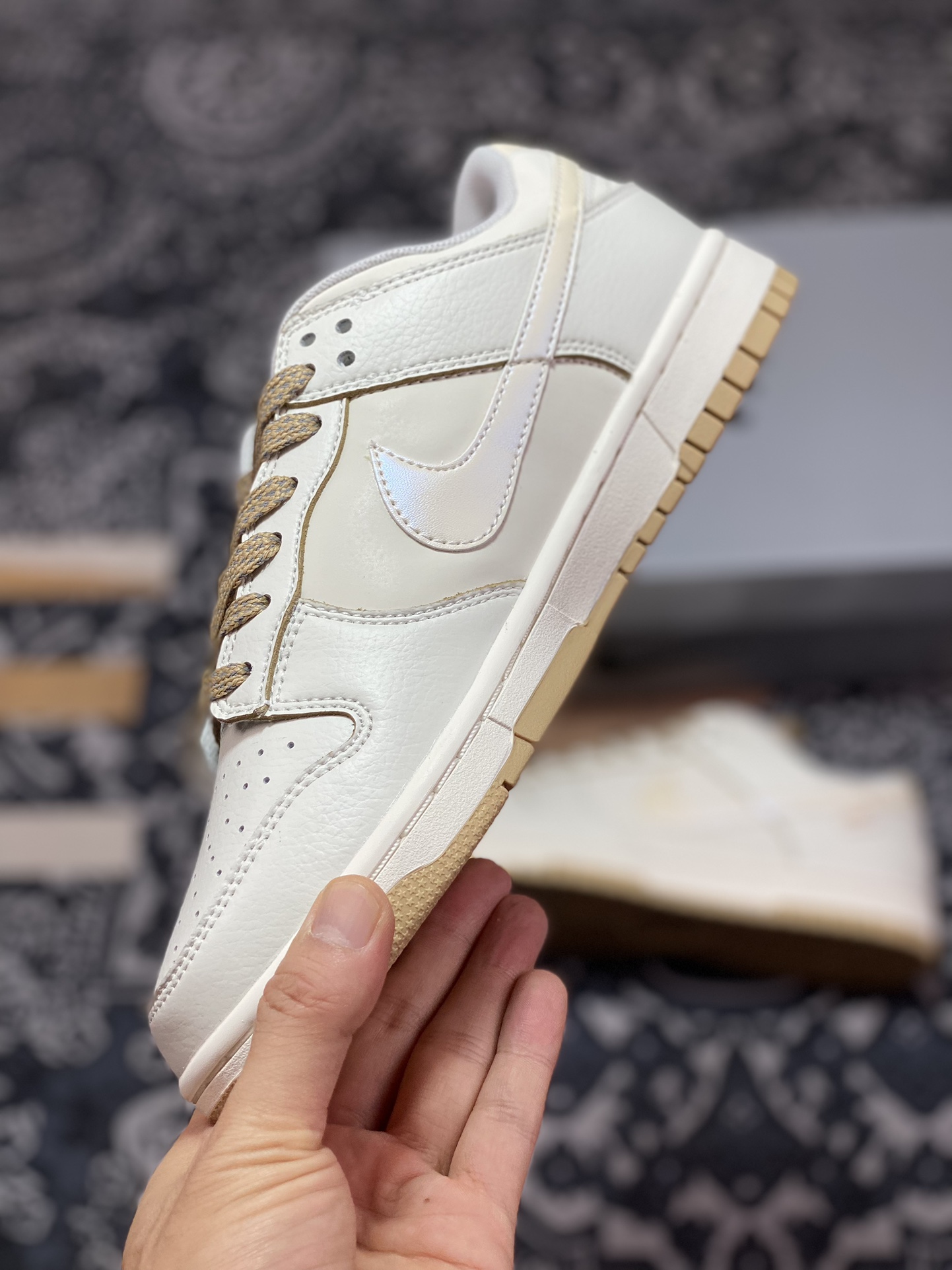 280   SB Dunk Low Retro 扣篮系列低帮休闲运动滑板板鞋“皮革米白珠光卡其小钩”KK0517-002