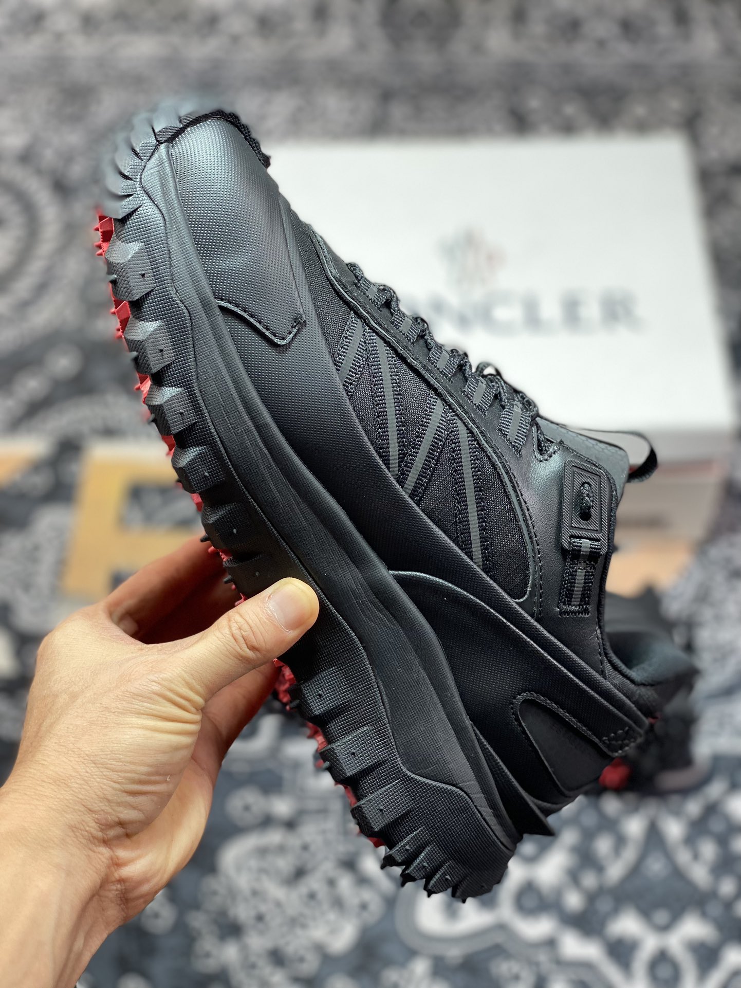 560 Moncler Trailgrip Gore-Tex 越野旅行系列低帮运动鞋“全黑”H209A4M00100M2058999