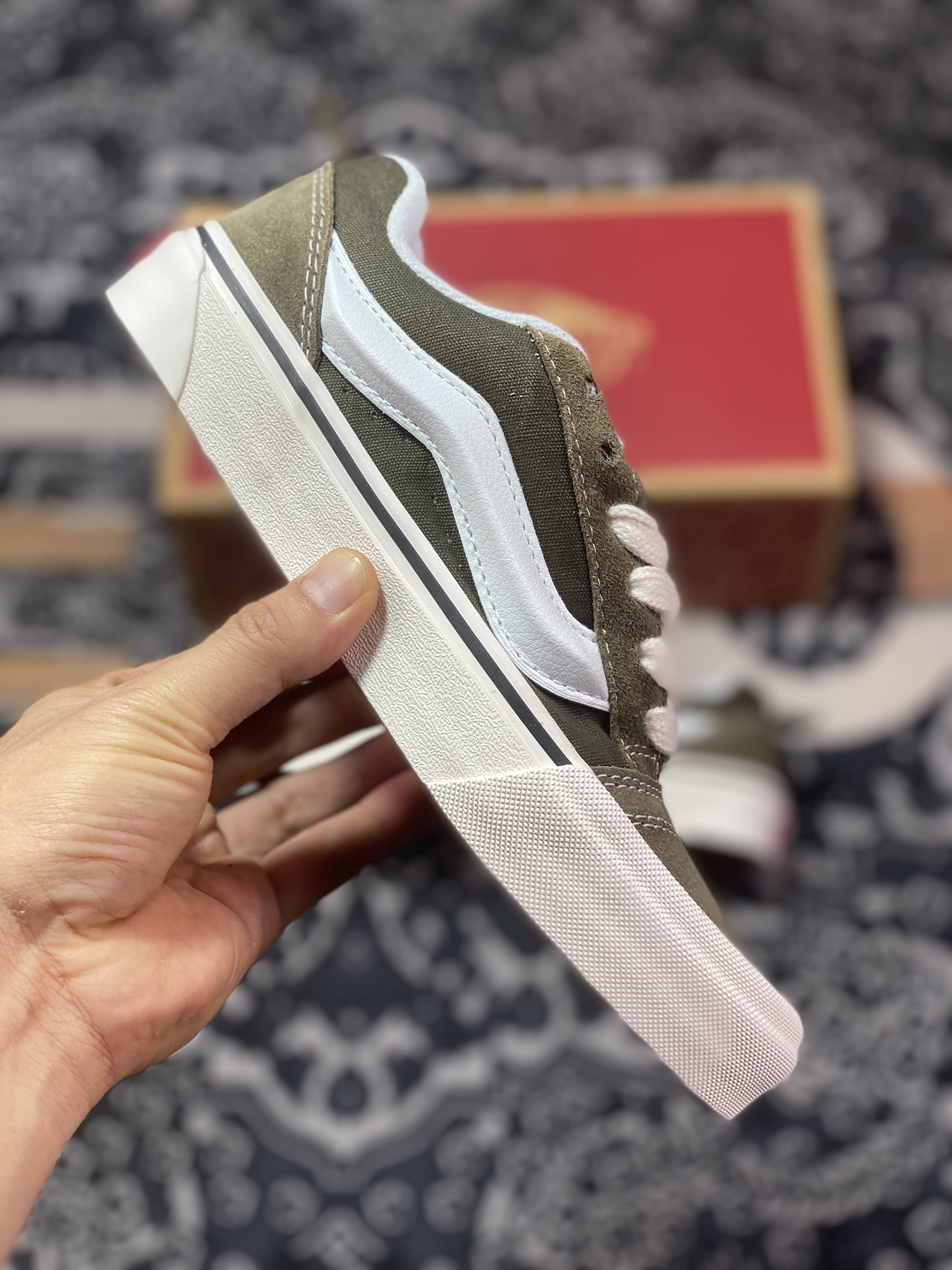 170  Vans Classics Knu Skool 面包鞋