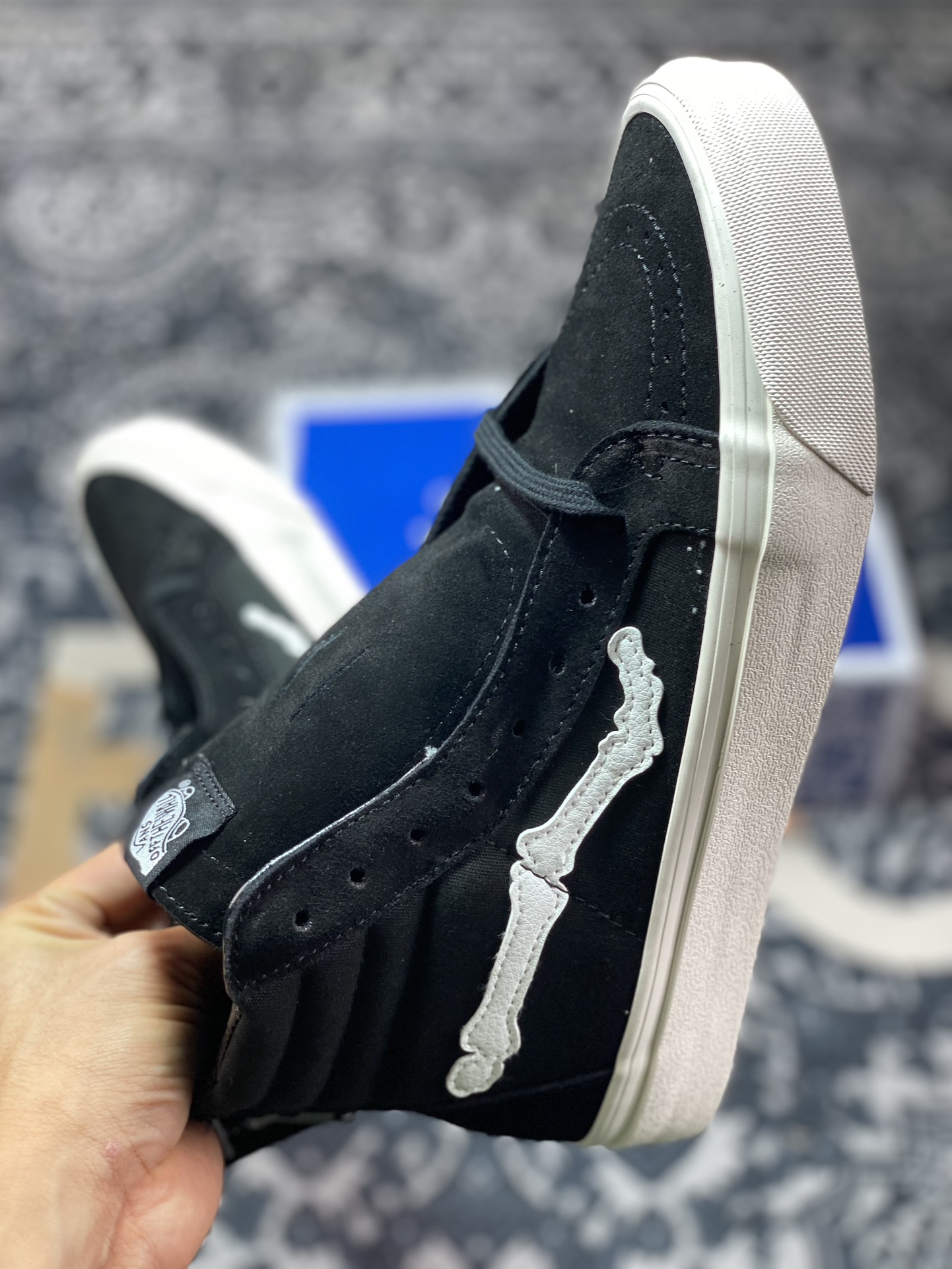 170  Blends x Vans OG Vault Sk8-Hi 骨头联名 黑色骨头侧边条拉链高帮休闲帆布鞋  VN000ZSJSZP