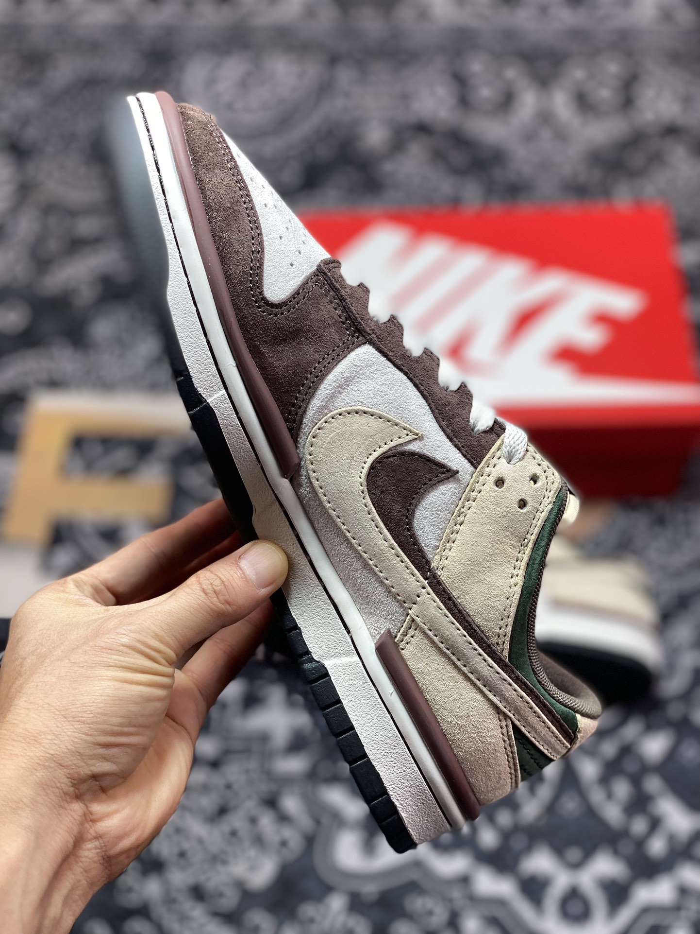 300  Nike SB Dunk Low Twist"Chocolate/Beige"扣篮板鞋“麂皮巧克力棕米黄双钩”DZ2794-866