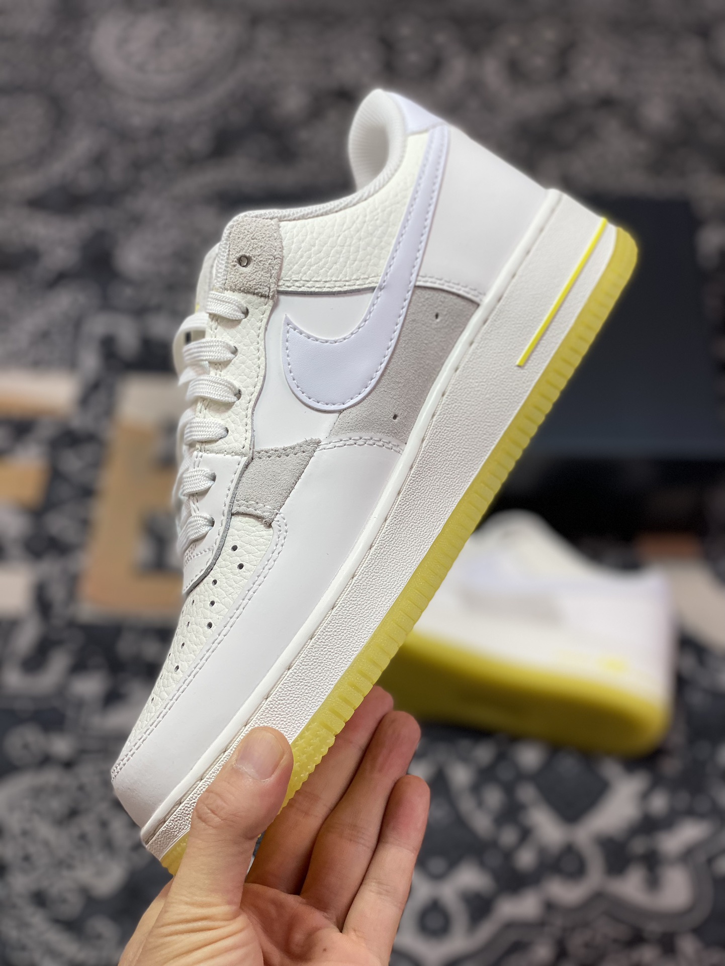 220  Air Force 1 '07 Low 白黄 FQ0709-100