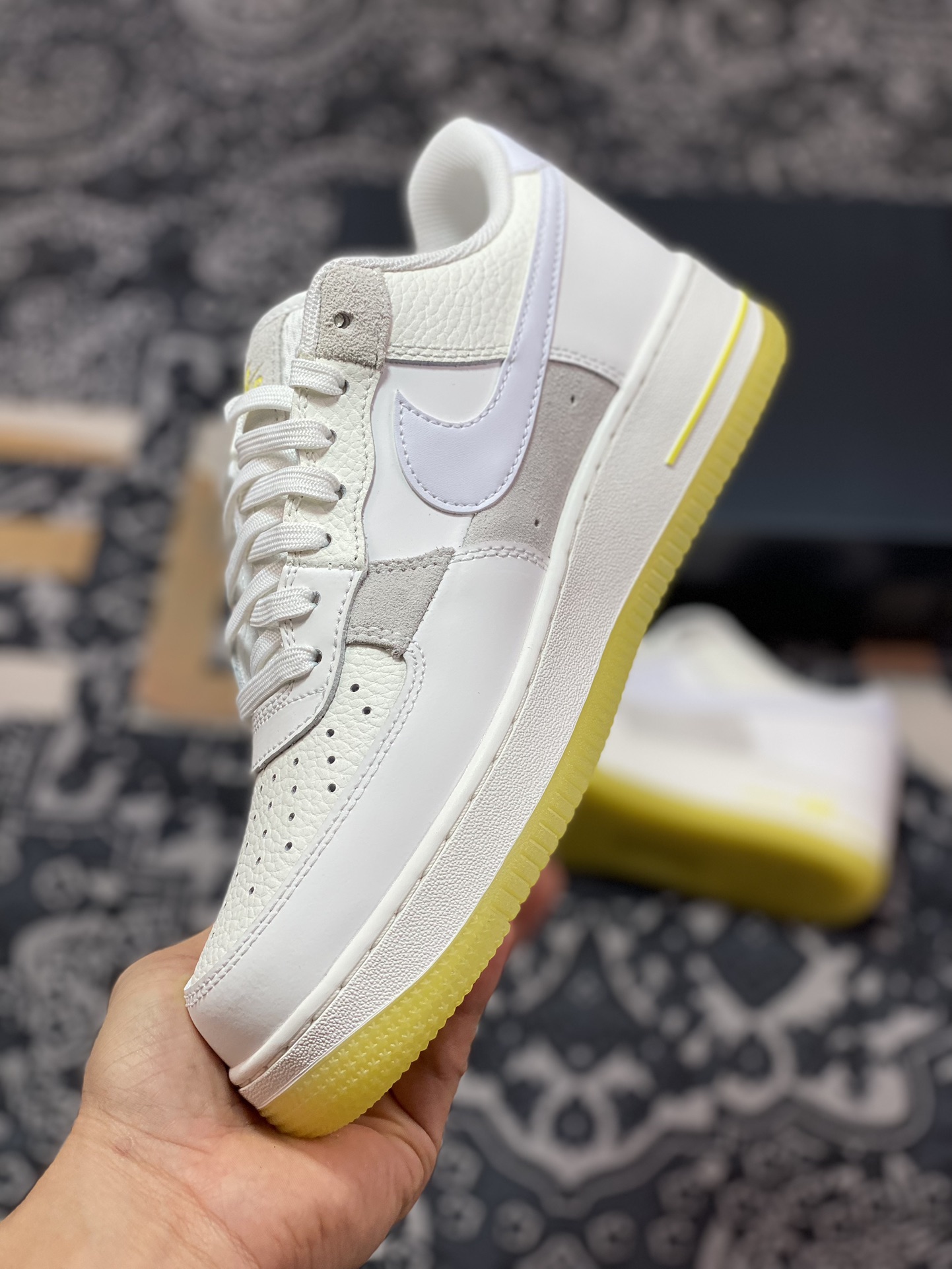 220  Air Force 1 '07 Low 白黄 FQ0709-100