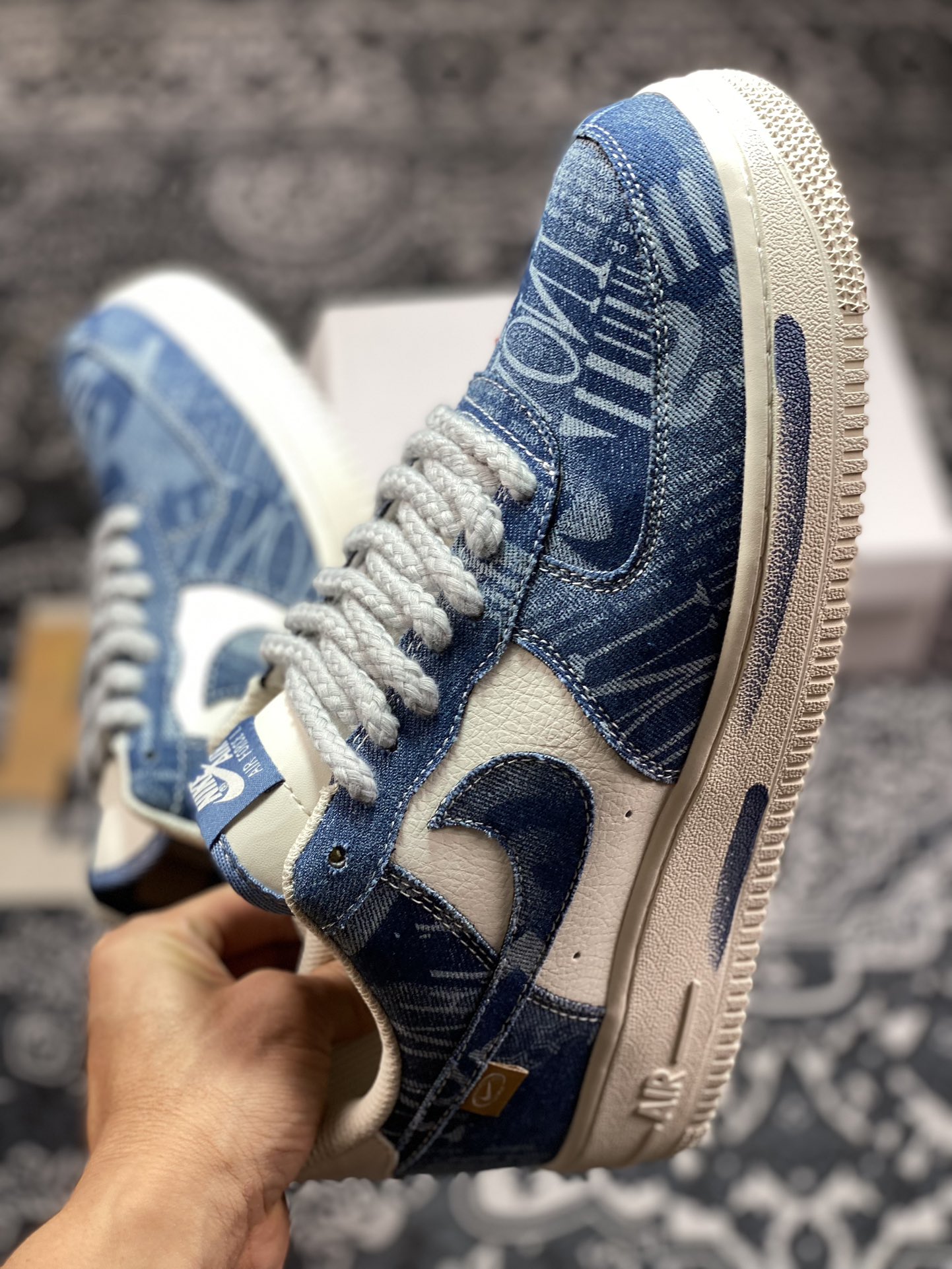 240 耐克Nike Air Force 1′07 Low"Exclusive Denim"空军一号板鞋“牛仔深蓝米白刷漆”FB0607-088