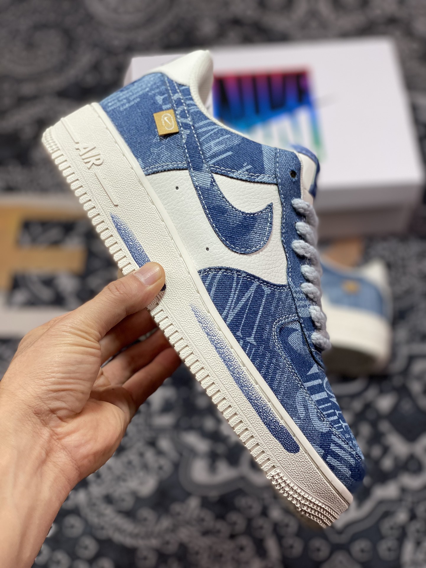 240 耐克Nike Air Force 1′07 Low"Exclusive Denim"空军一号板鞋“牛仔深蓝米白刷漆”FB0607-088