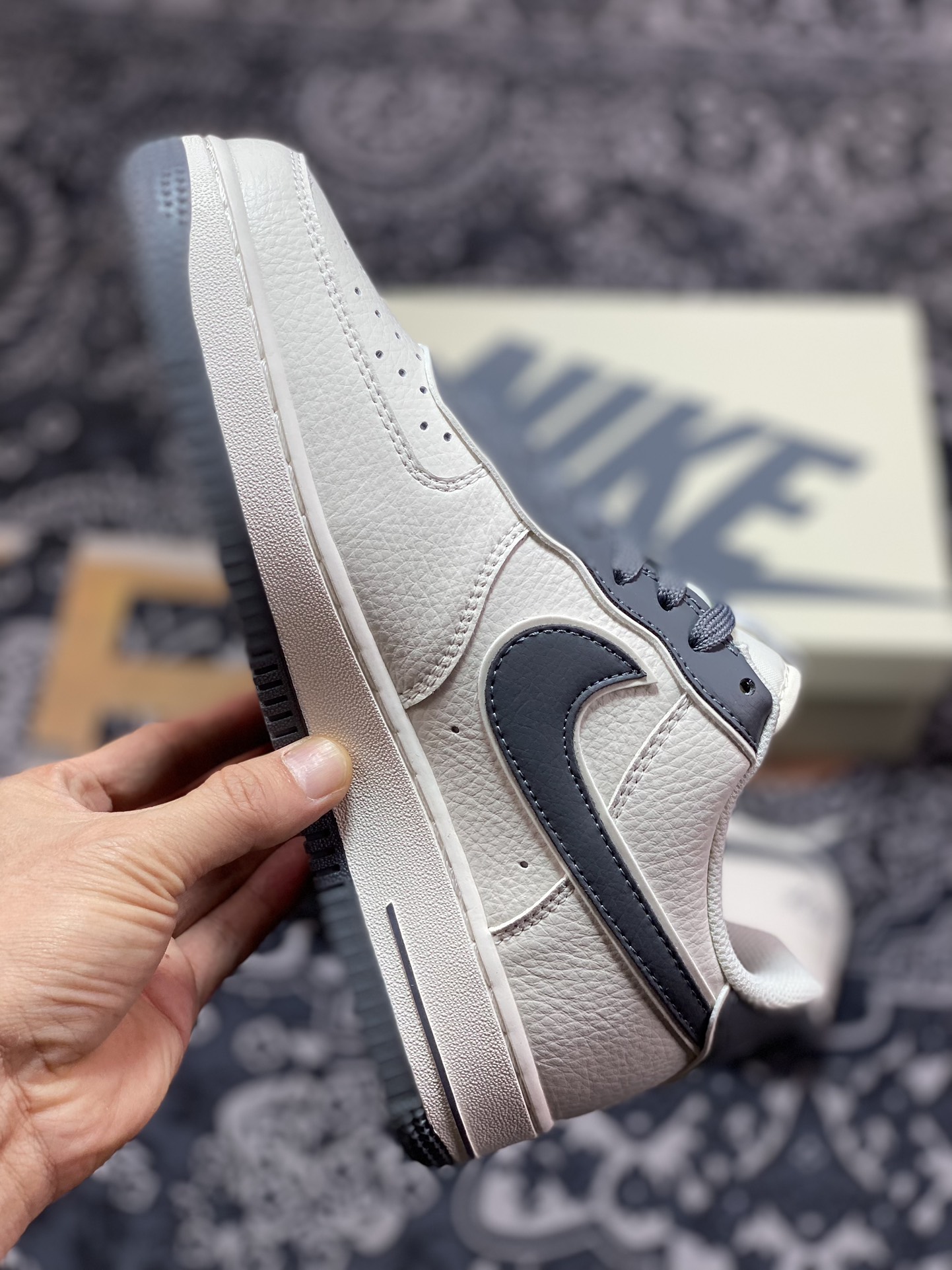 260  耐克Nike Air Force 1’07 Low"Beige/Dark Grey"空军一号板鞋“皮革米白深灰叠钩”JF1983-562