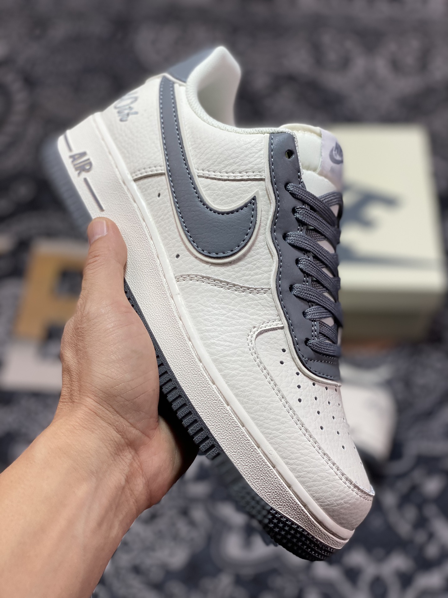 260  耐克Nike Air Force 1’07 Low”Beige/Dark Grey”空军一号板鞋“皮革米白深灰叠钩”JF1983-562