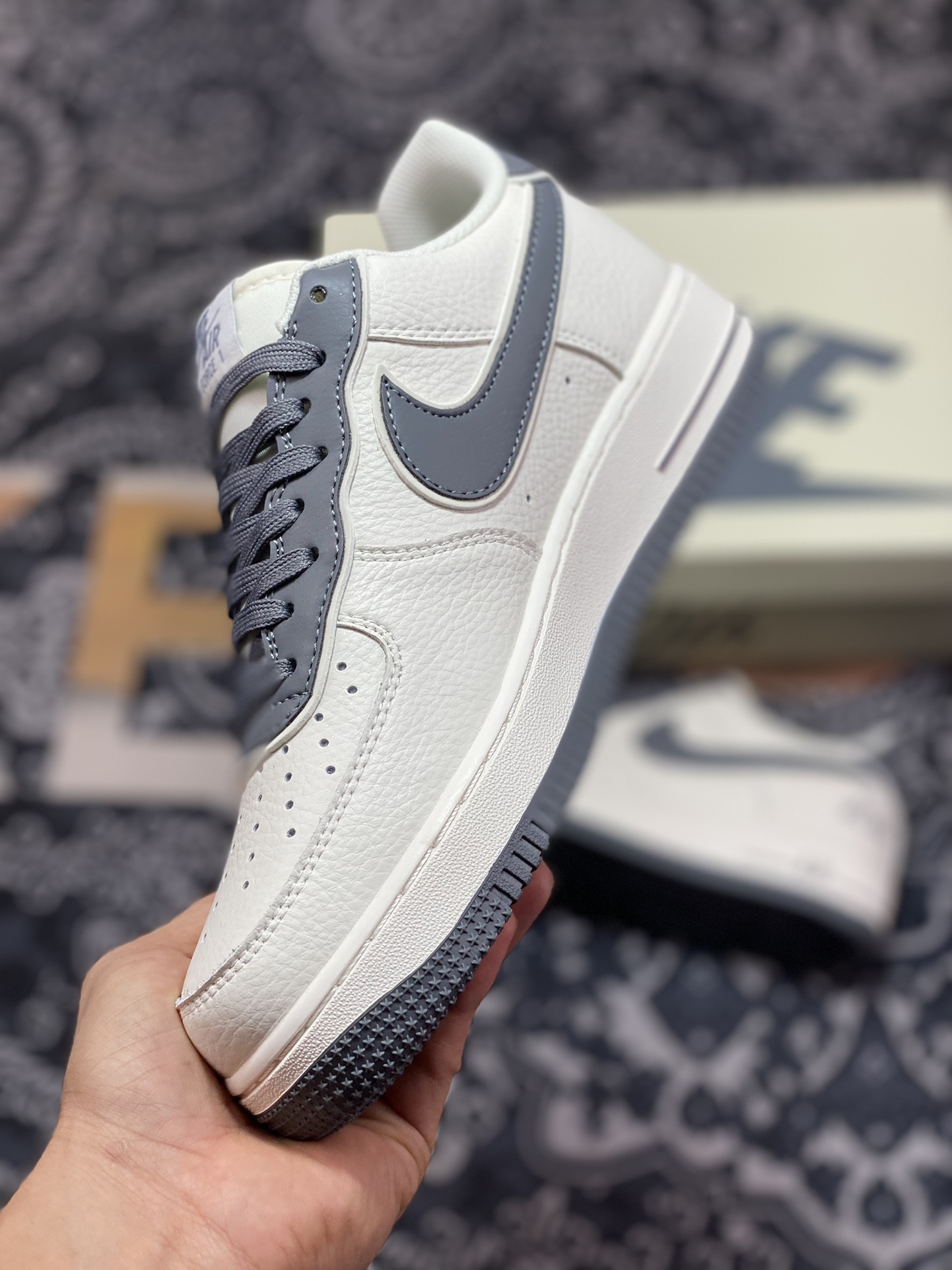 260  耐克Nike Air Force 1’07 Low"Beige/Dark Grey"空军一号板鞋“皮革米白深灰叠钩”JF1983-562