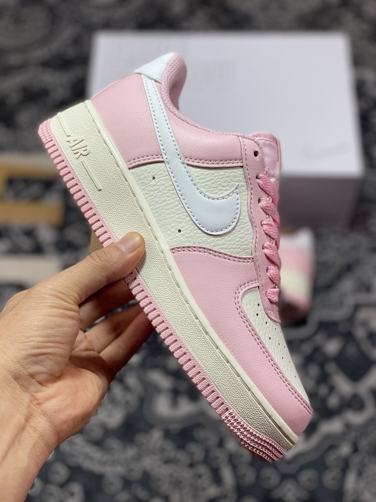 220   Air Force 1'07 Low Retro SP空军一号低帮板鞋“皮革芭比粉白”DD8959-100