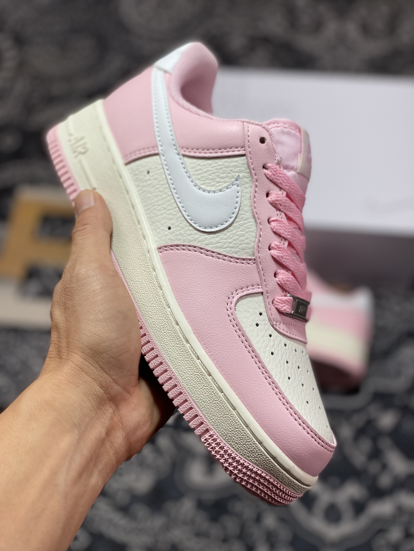 220   Air Force 1’07 Low Retro SP空军一号低帮板鞋“皮革芭比粉白”DD8959-100