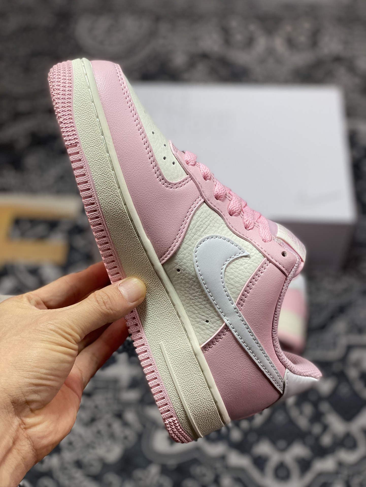 220   Air Force 1'07 Low Retro SP空军一号低帮板鞋“皮革芭比粉白”DD8959-100