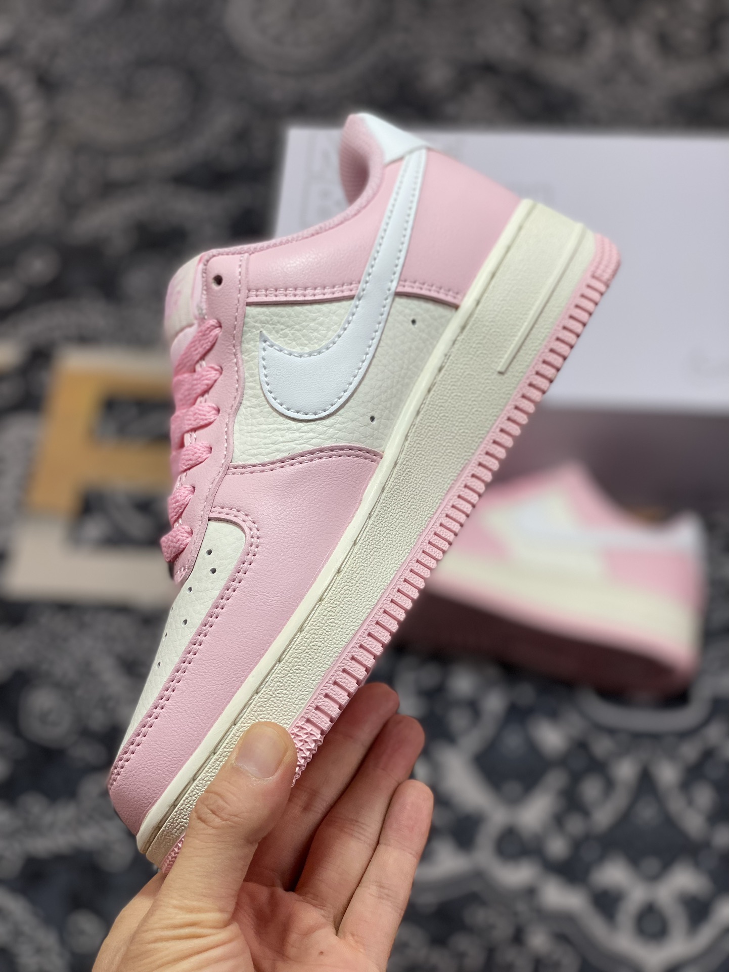 220   Air Force 1'07 Low Retro SP空军一号低帮板鞋“皮革芭比粉白”DD8959-100