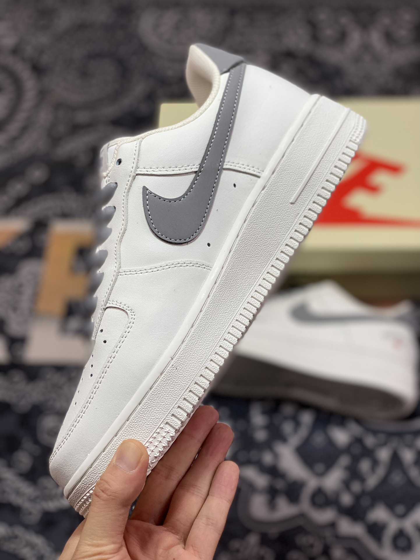 240   Nike Air Force 1 07 Low"White/Grey"空军一号经典板鞋“联名白深灰红刺绣十字架小钩”NY-330711