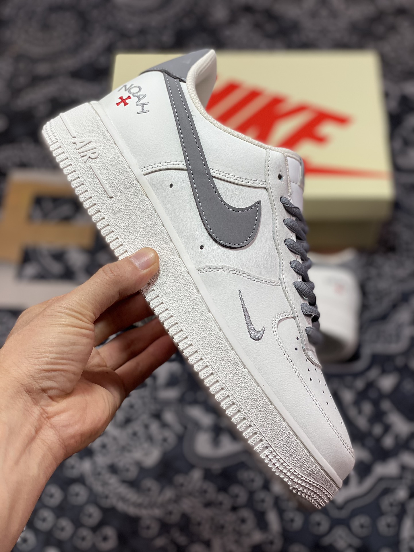 240   Nike Air Force 1 07 Low"White/Grey"空军一号经典板鞋“联名白深灰红刺绣十字架小钩”NY-330711