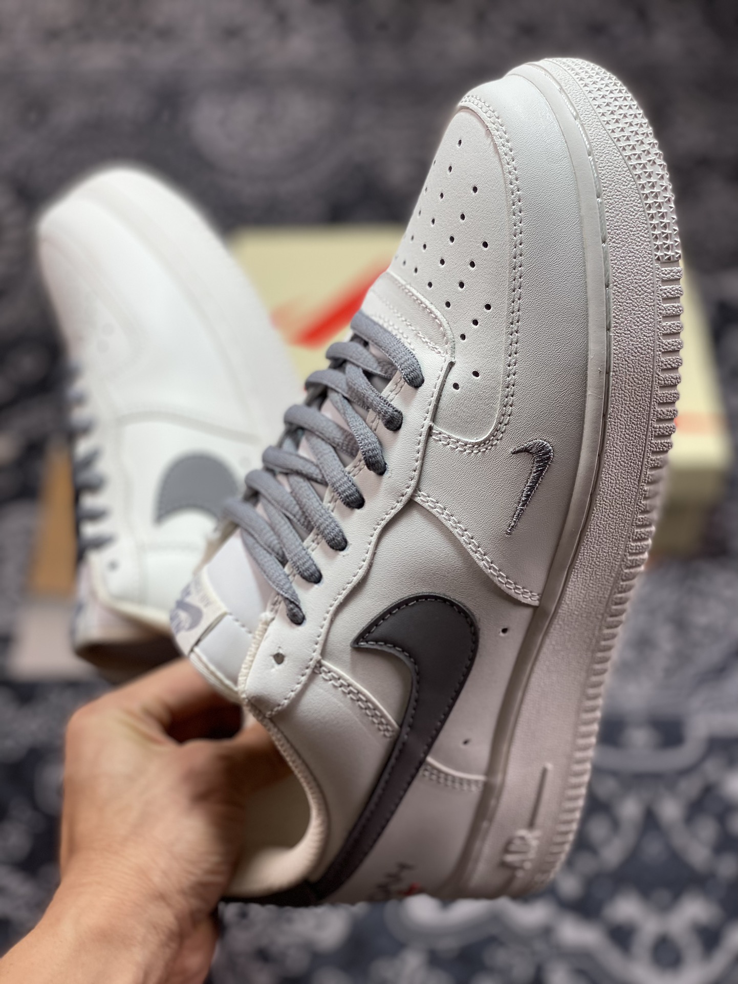 240   Nike Air Force 1 07 Low"White/Grey"空军一号经典板鞋“联名白深灰红刺绣十字架小钩”NY-330711