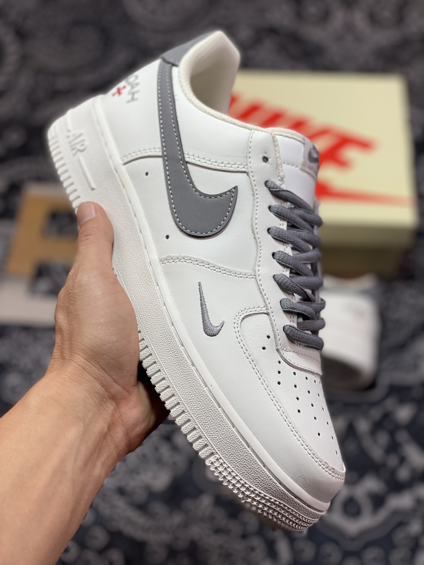 240   Nike Air Force 1 07 Low”White/Grey”空军一号经典板鞋“联名白深灰红刺绣十字架小钩”NY-330711