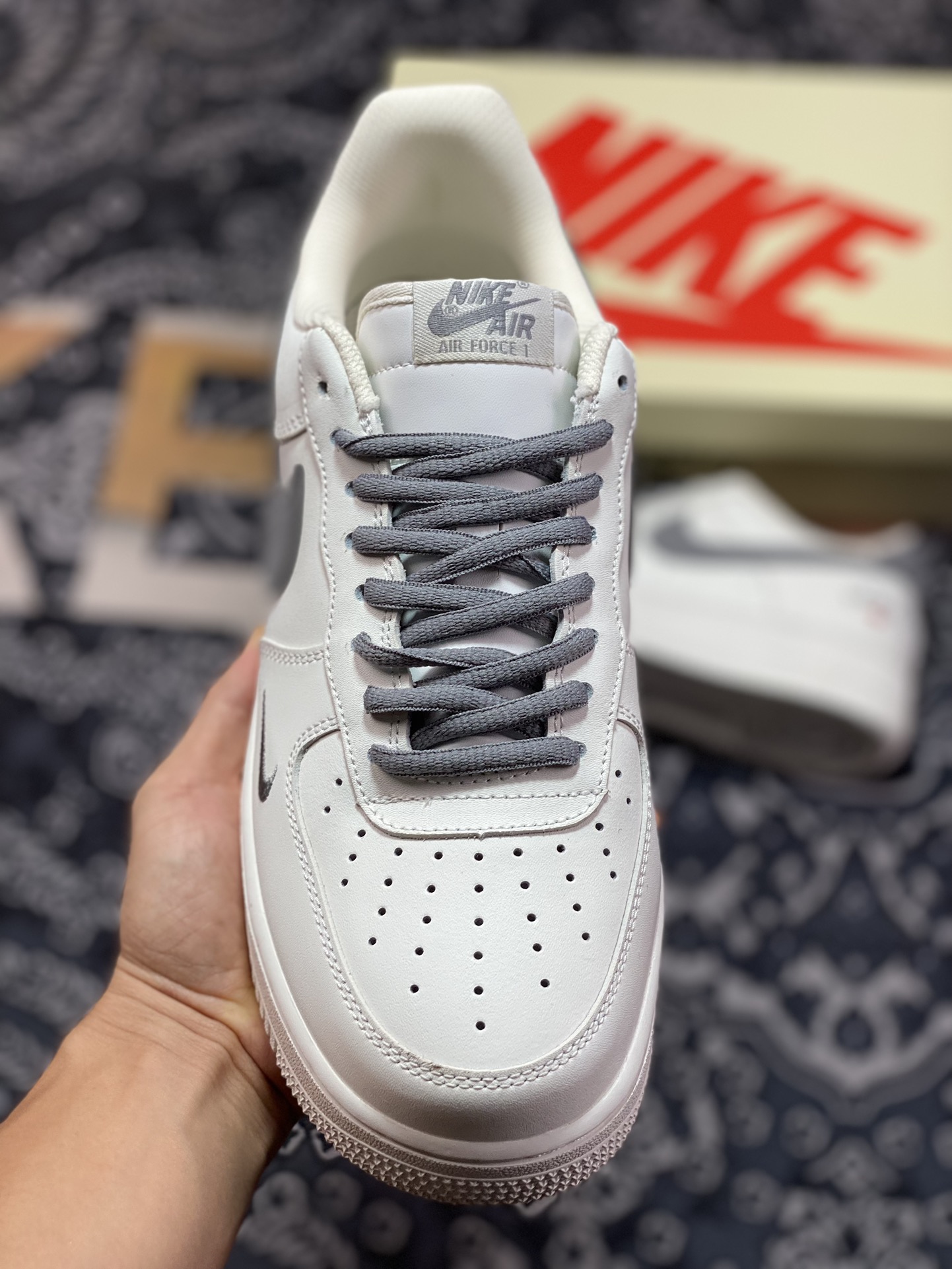 240   Nike Air Force 1 07 Low"White/Grey"空军一号经典板鞋“联名白深灰红刺绣十字架小钩”NY-330711