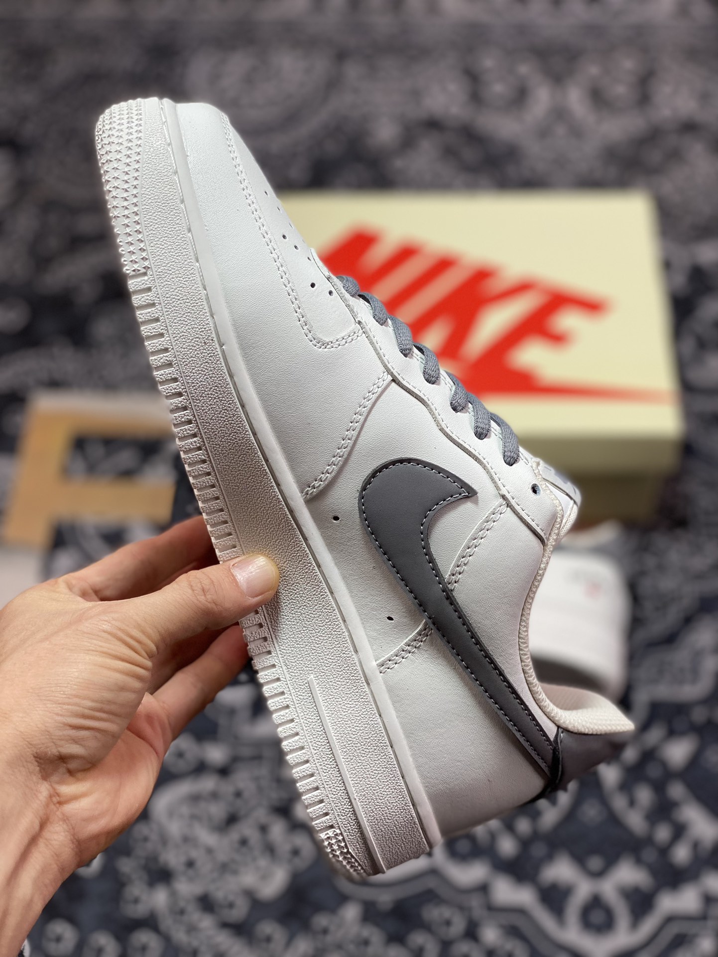 240   Nike Air Force 1 07 Low"White/Grey"空军一号经典板鞋“联名白深灰红刺绣十字架小钩”NY-330711