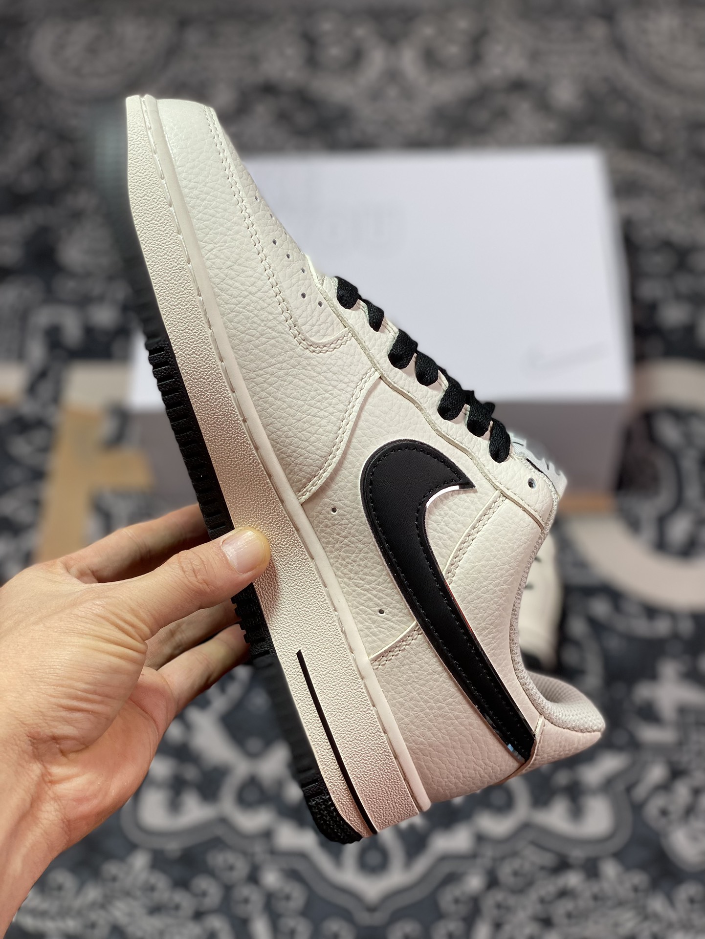 220  Air Force 1'07 Low Retro SP 空军一号系列低帮板鞋“皮革米白黑刺绣小钩”