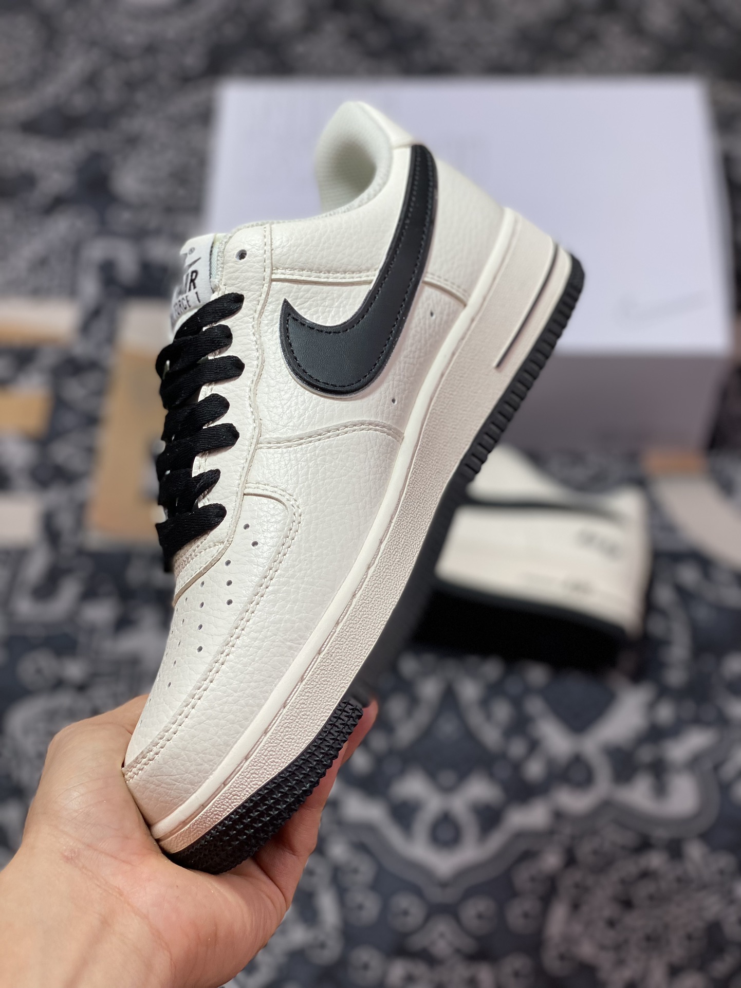 220  Air Force 1'07 Low Retro SP 空军一号系列低帮板鞋“皮革米白黑刺绣小钩”