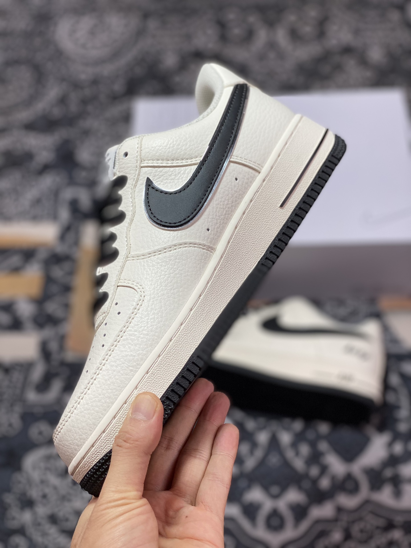 220  Air Force 1'07 Low Retro SP 空军一号系列低帮板鞋“皮革米白黑刺绣小钩”