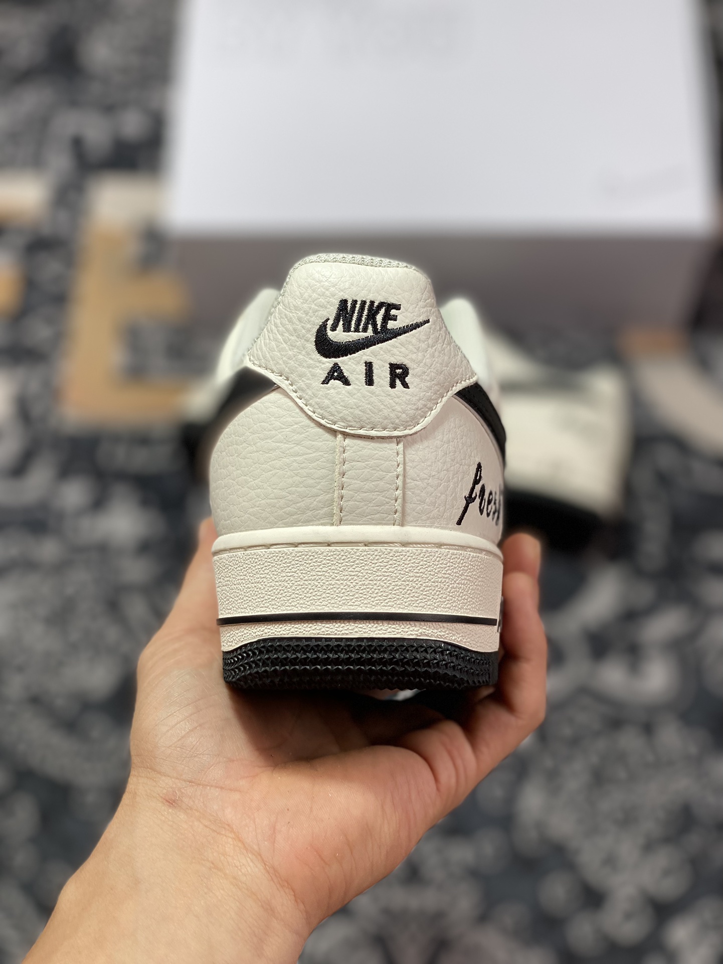 220  Air Force 1'07 Low Retro SP 空军一号系列低帮板鞋“皮革米白黑刺绣小钩”