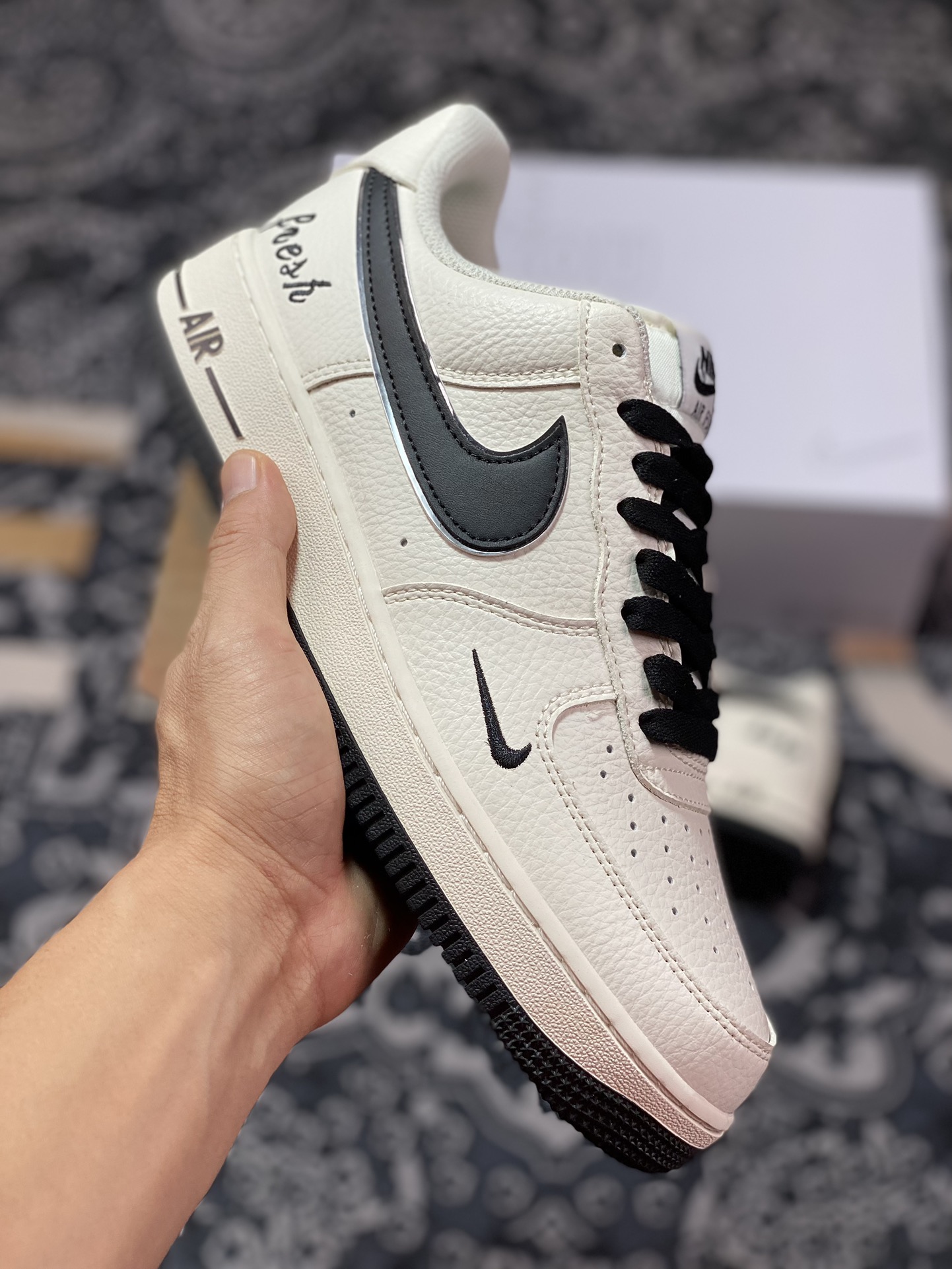 220  Air Force 1’07 Low Retro SP 空军一号系列低帮板鞋“皮革米白黑刺绣小钩”