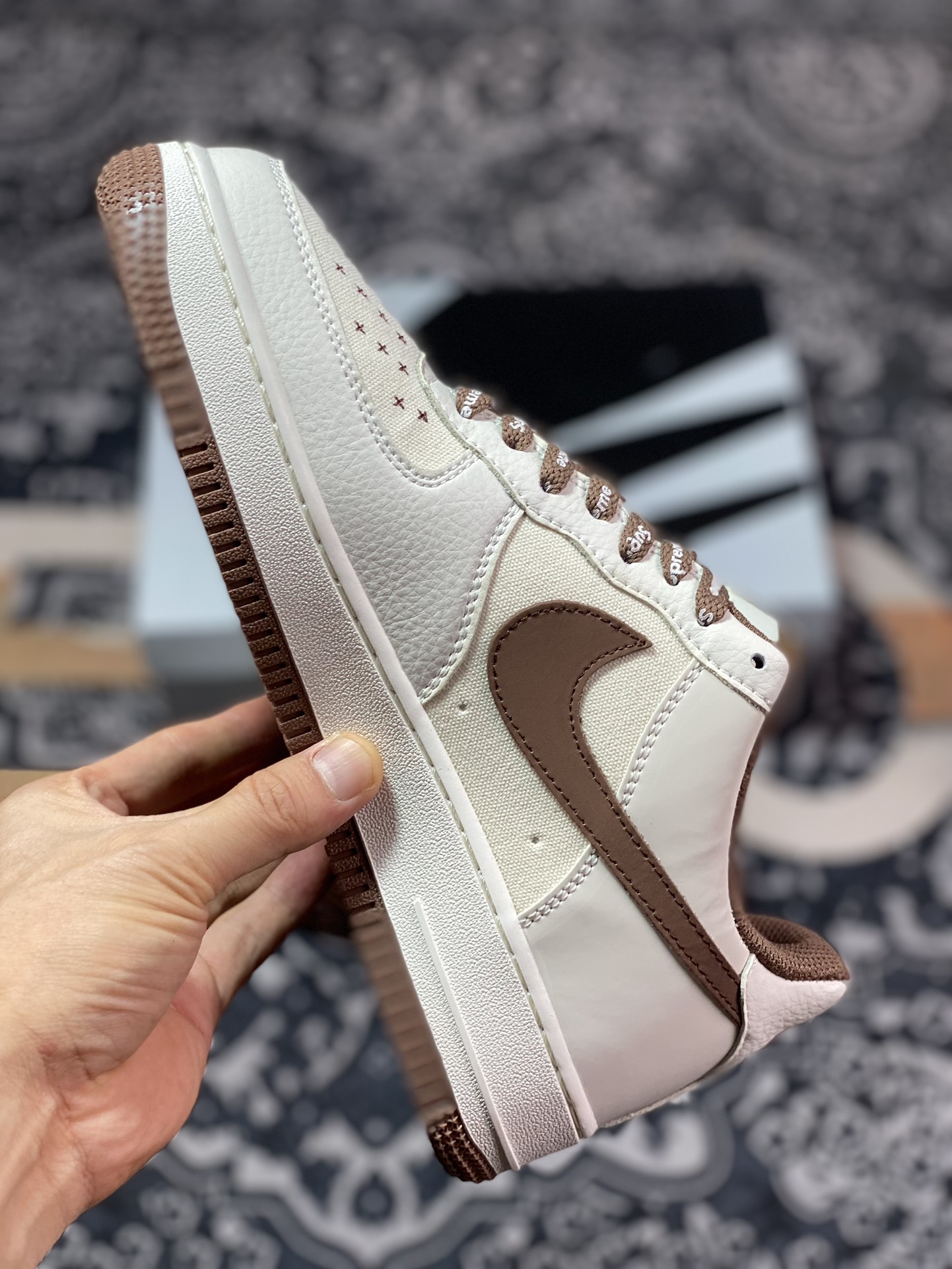 240  Nike Air Force 1 Low 07 TS x Supreme 三方联名白褐 PF9055-755