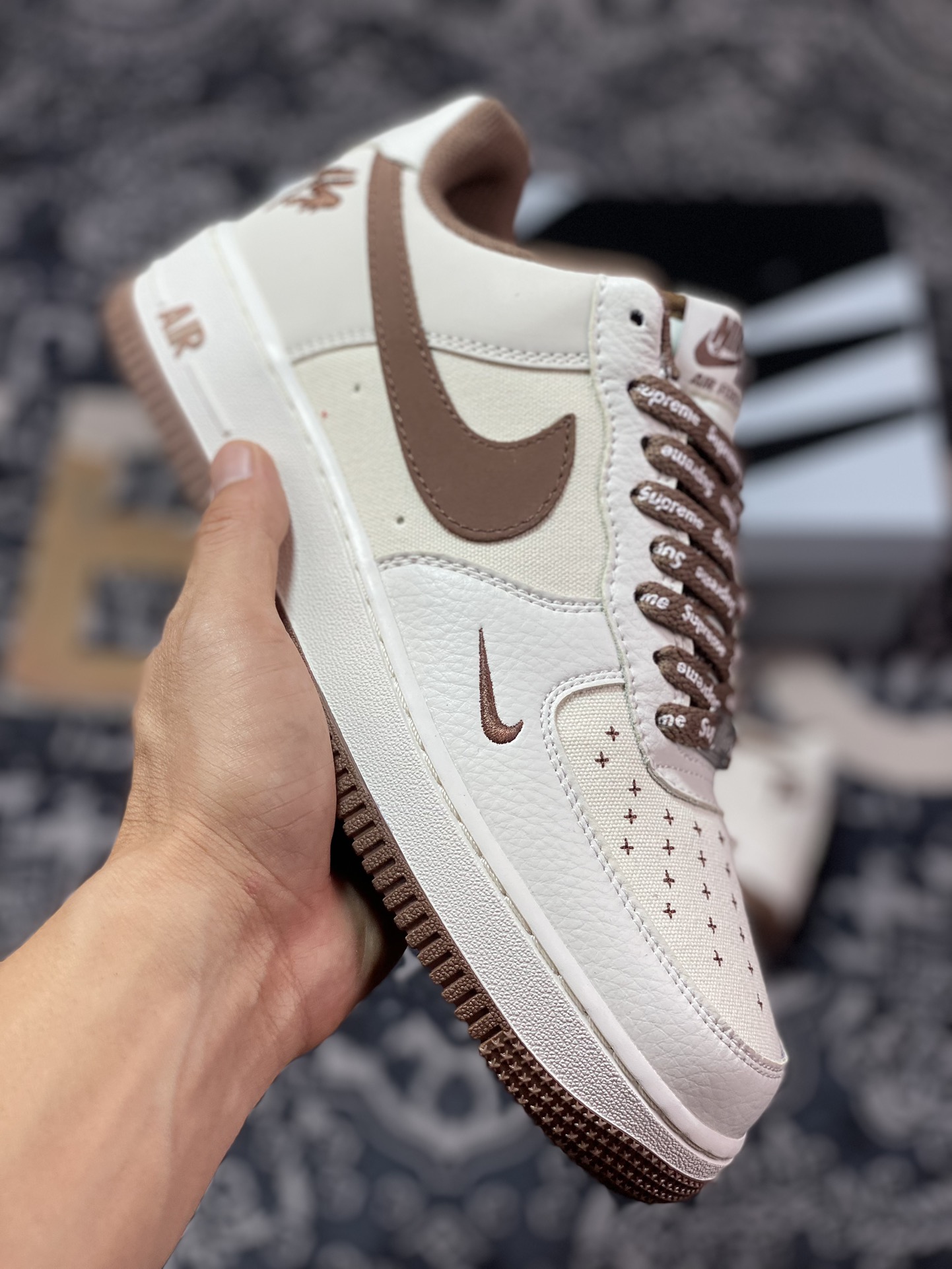 240  Nike Air Force 1 Low 07 TS x Supreme 三方联名白褐 PF9055-755