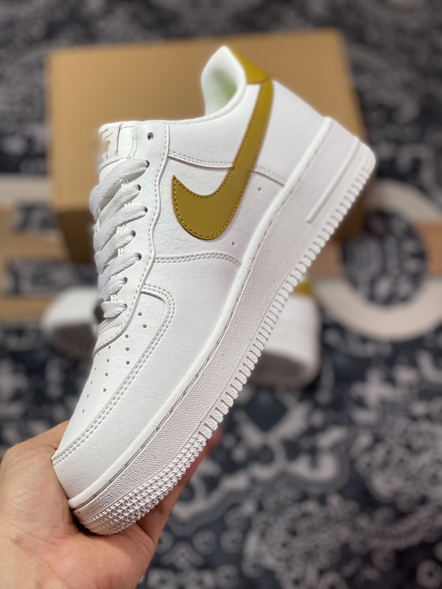 Nike Wmns Air Force 1'07 Low Next Nature”Bronzine” Air Force One Sneakers ”Leather Beige Bronze Brown Hook” DV3808-101