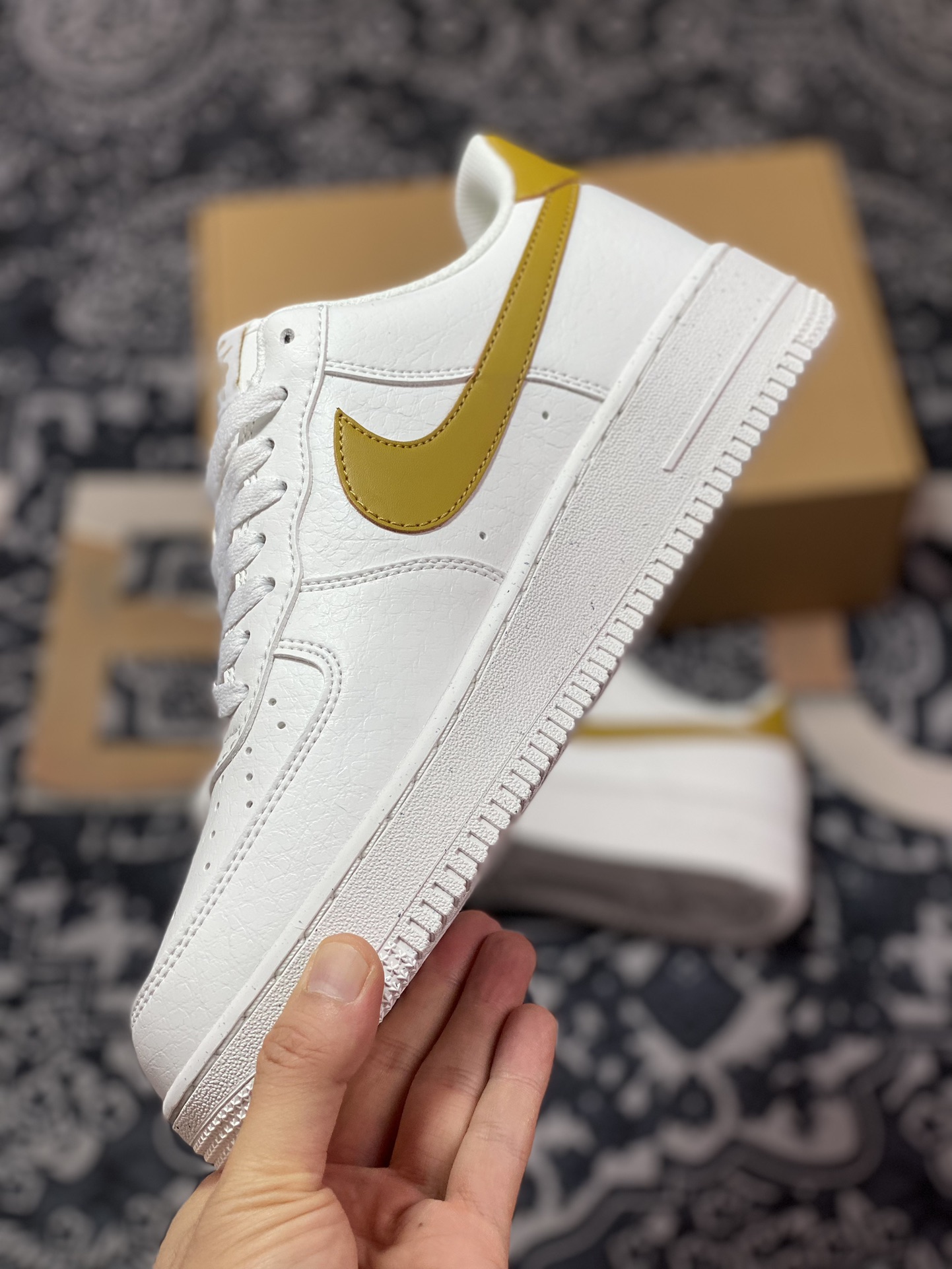 Nike Wmns Air Force 1'07 Low Next Nature”Bronzine” Air Force One Sneakers ”Leather Beige Bronze Brown Hook” DV3808-101