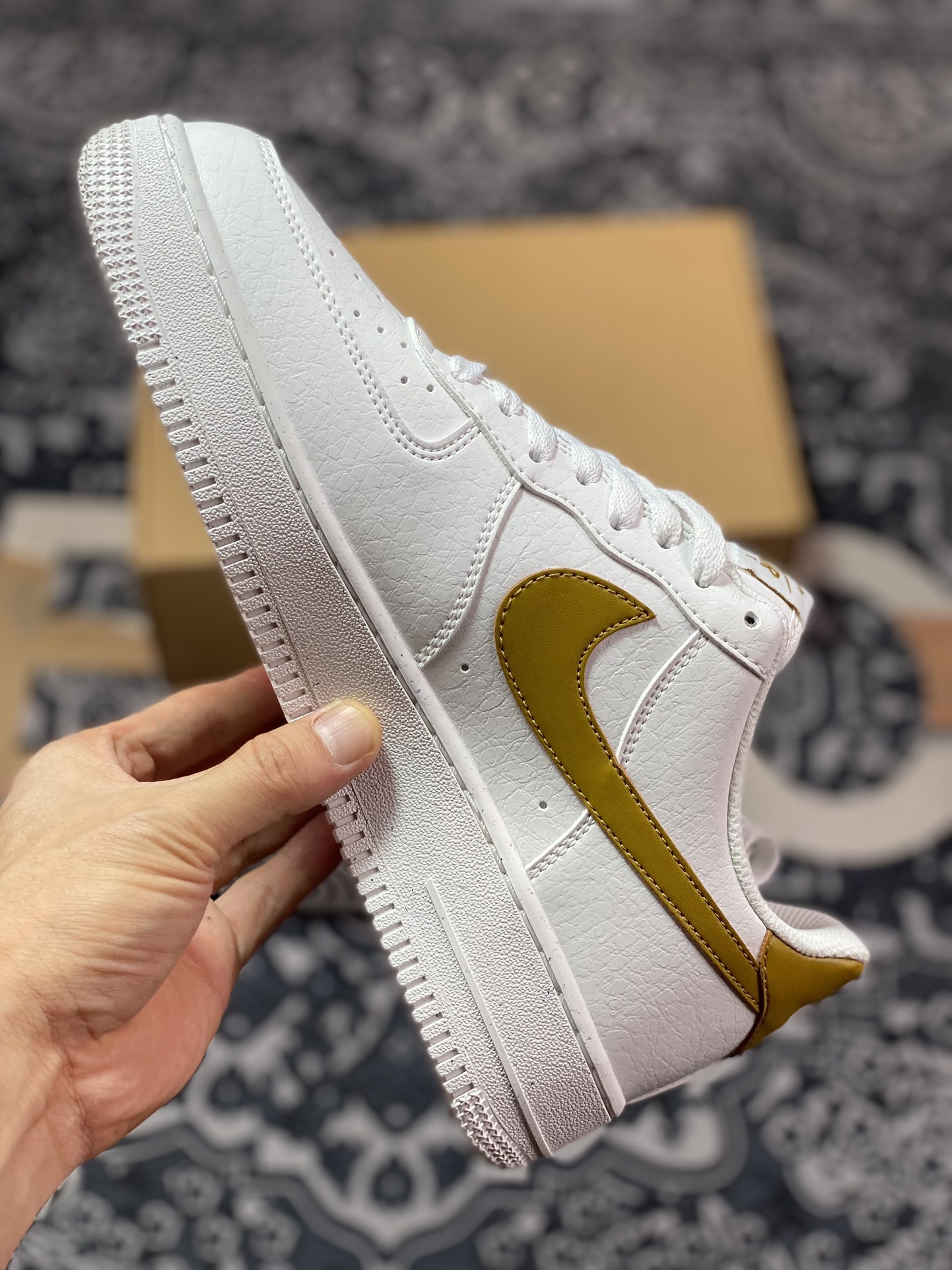 Nike Wmns Air Force 1'07 Low Next Nature”Bronzine” Air Force One Sneakers ”Leather Beige Bronze Brown Hook” DV3808-101