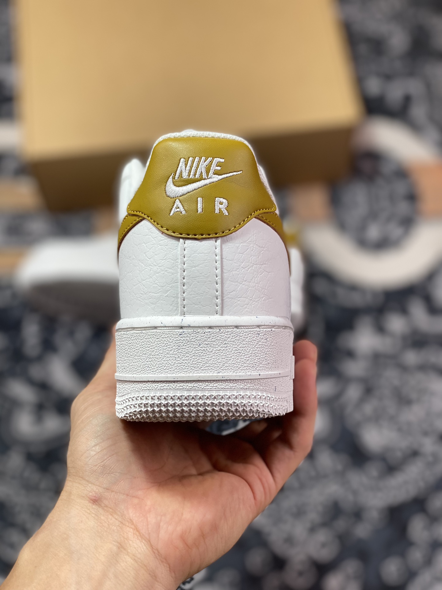 Nike Wmns Air Force 1'07 Low Next Nature”Bronzine” Air Force One Sneakers ”Leather Beige Bronze Brown Hook” DV3808-101