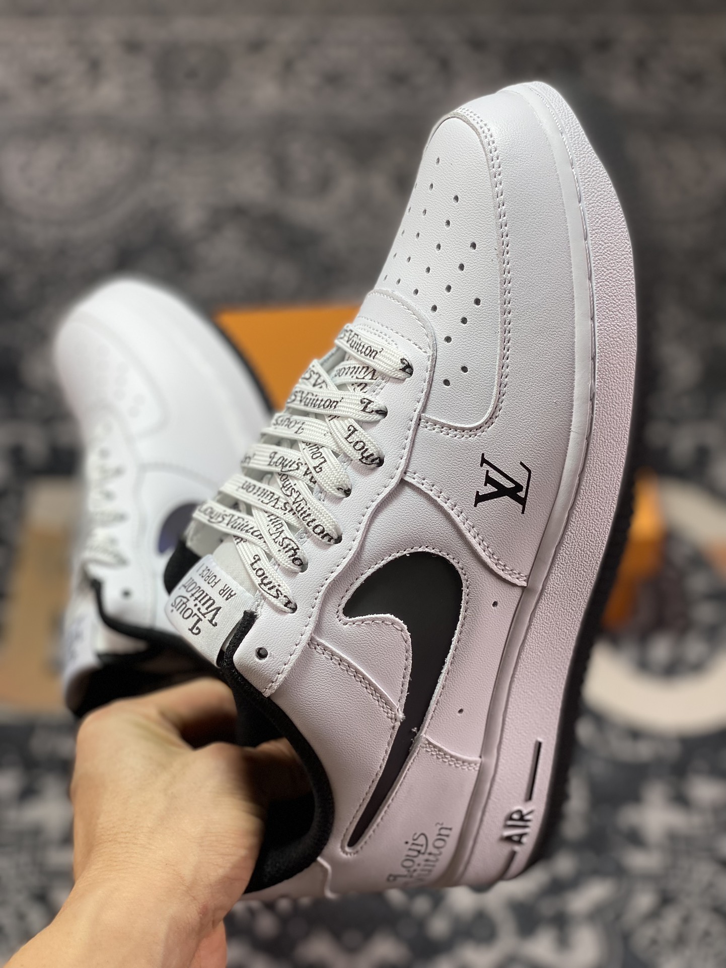 260  Louis Vuitton x Nike Air Force 1 07 LV8 Low"White/Black/LV Monogram"空军一号板鞋“皮革白黑镭射LV镂空钩子”LV1898-836