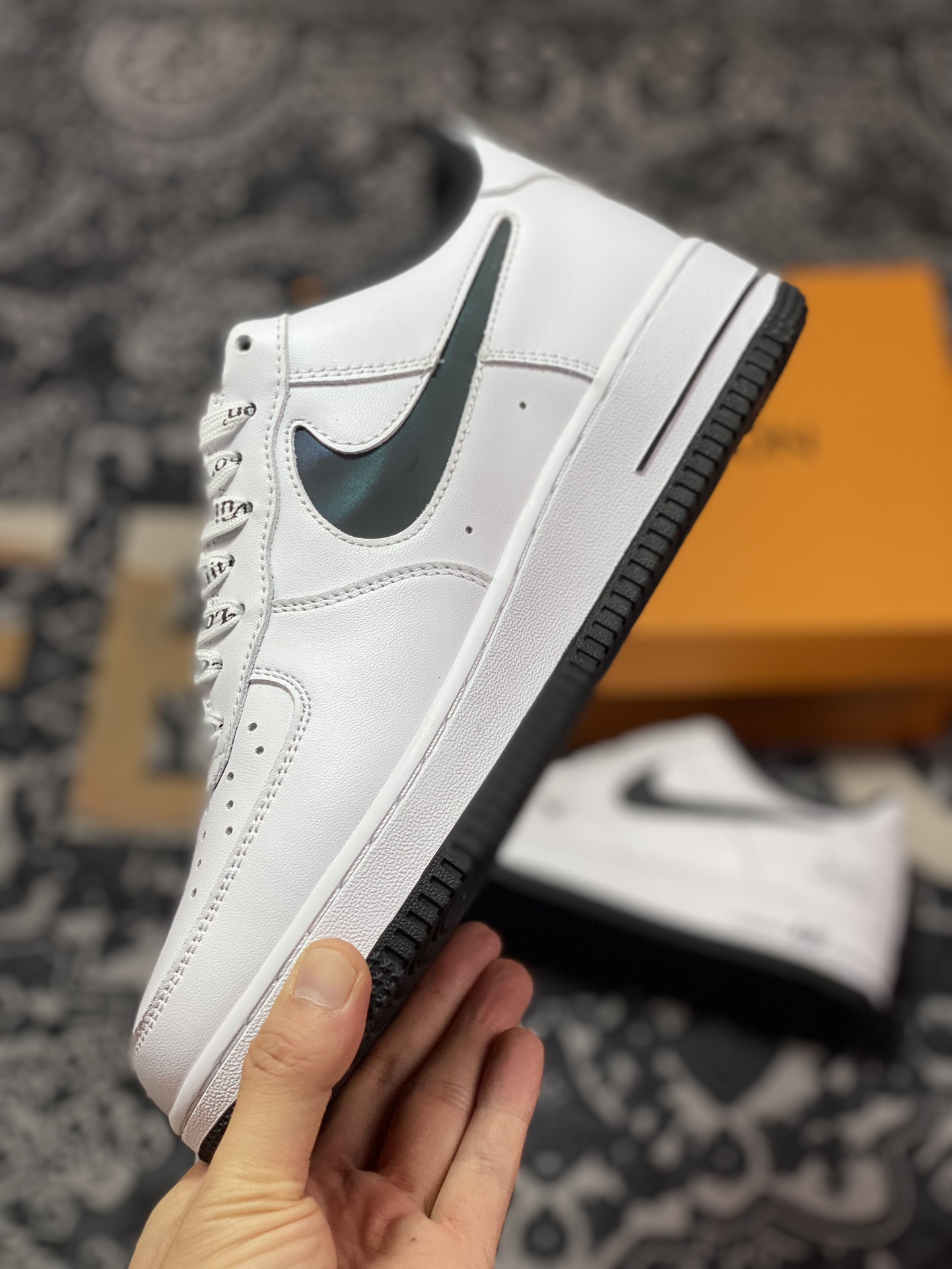 260  Louis Vuitton x Nike Air Force 1 07 LV8 Low"White/Black/LV Monogram"空军一号板鞋“皮革白黑镭射LV镂空钩子”LV1898-836