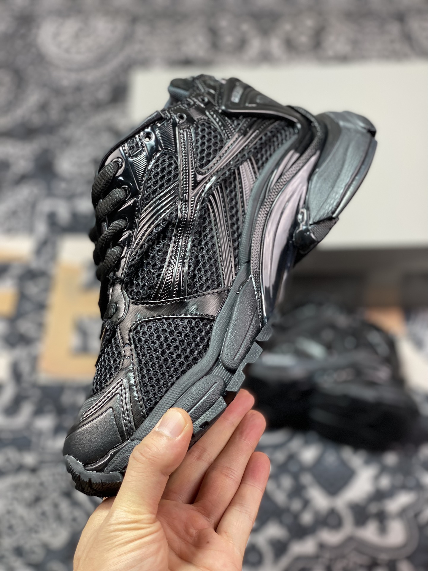 520 巴黎世家BALENCIAGA Runner Sneaker”Triple Black/White”2.0慢跑 772767 W3RNY 0135