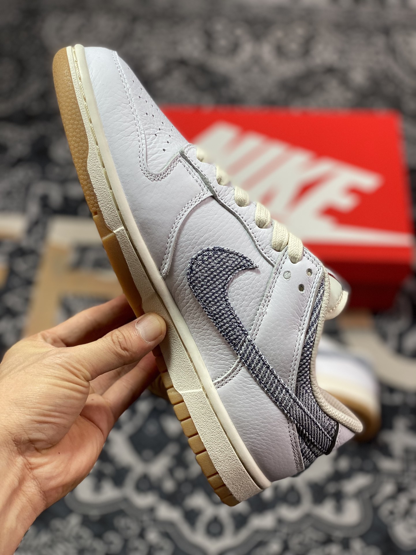 Nike SB Dunk Low ”Washed Denim/Gum” dunk shoes ”White and gray washed denim raw gum sole” FN6881-100