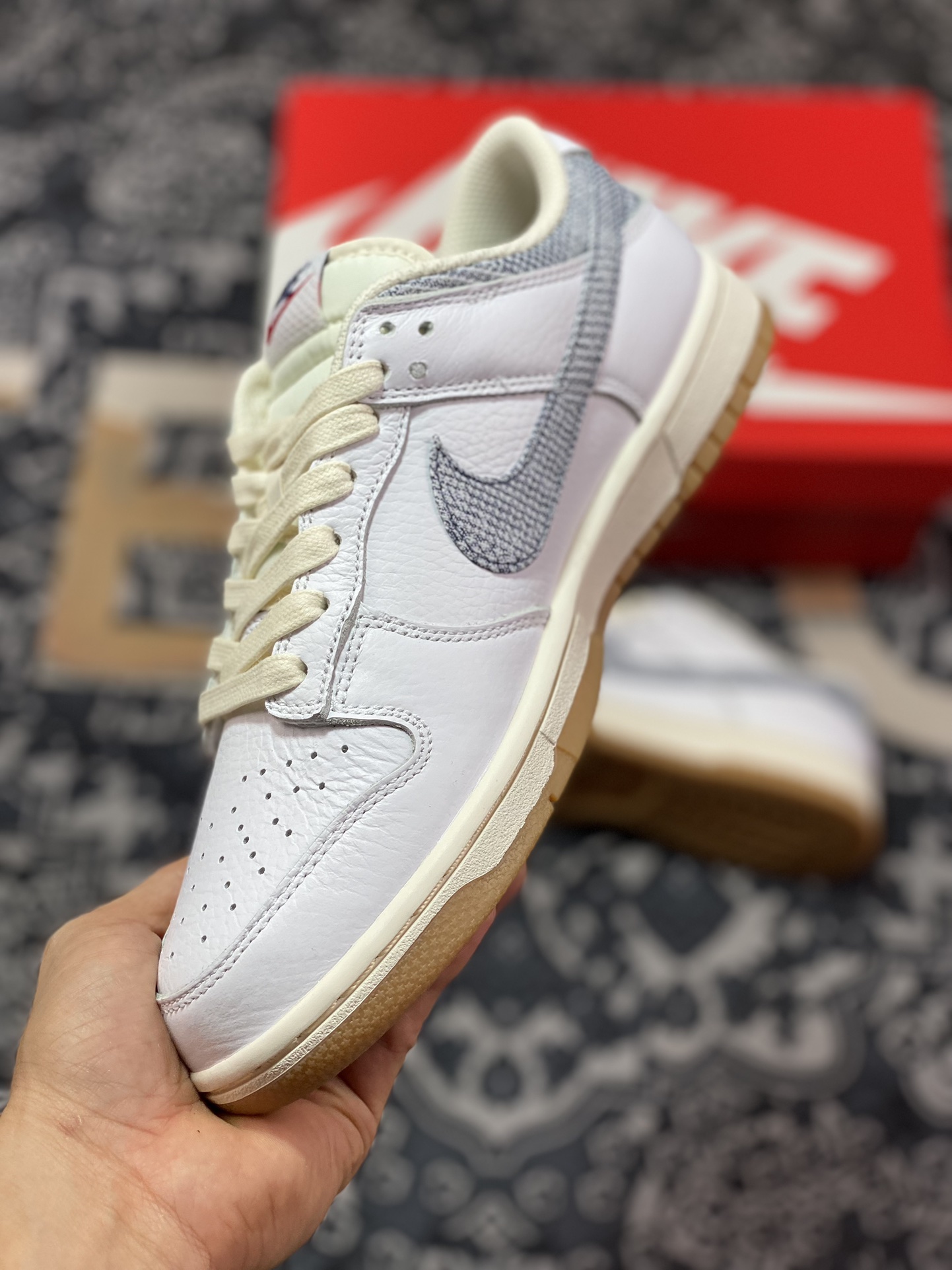 Nike SB Dunk Low ”Washed Denim/Gum” dunk shoes ”White and gray washed denim raw gum sole” FN6881-100