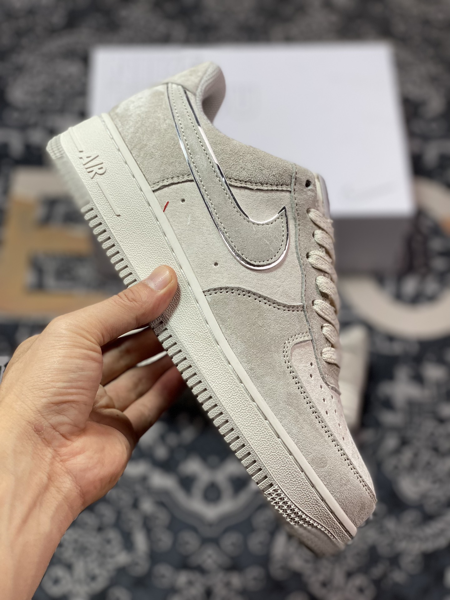 240 耐克Nike By You Air Force 1'07 Low Retro SP空军一号低帮经典百搭休闲运动板鞋“麂皮灰米银叠钩”