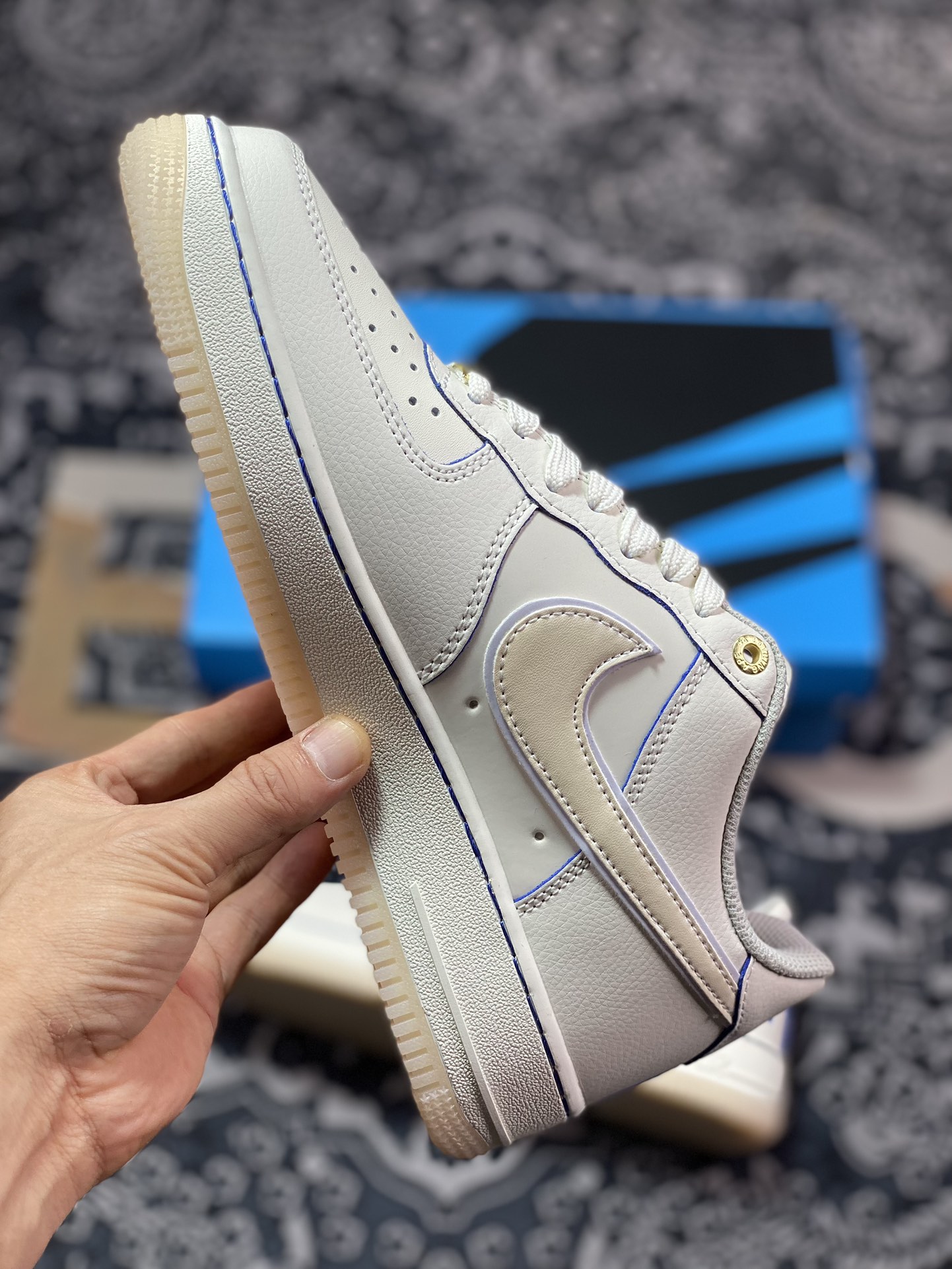 240 耐克Nike Air Force 1'07 Low"Sail White/Blue Mini Swoosh"空军一号板鞋“40周年版珍珠白宝蓝小钩”XP9688-757