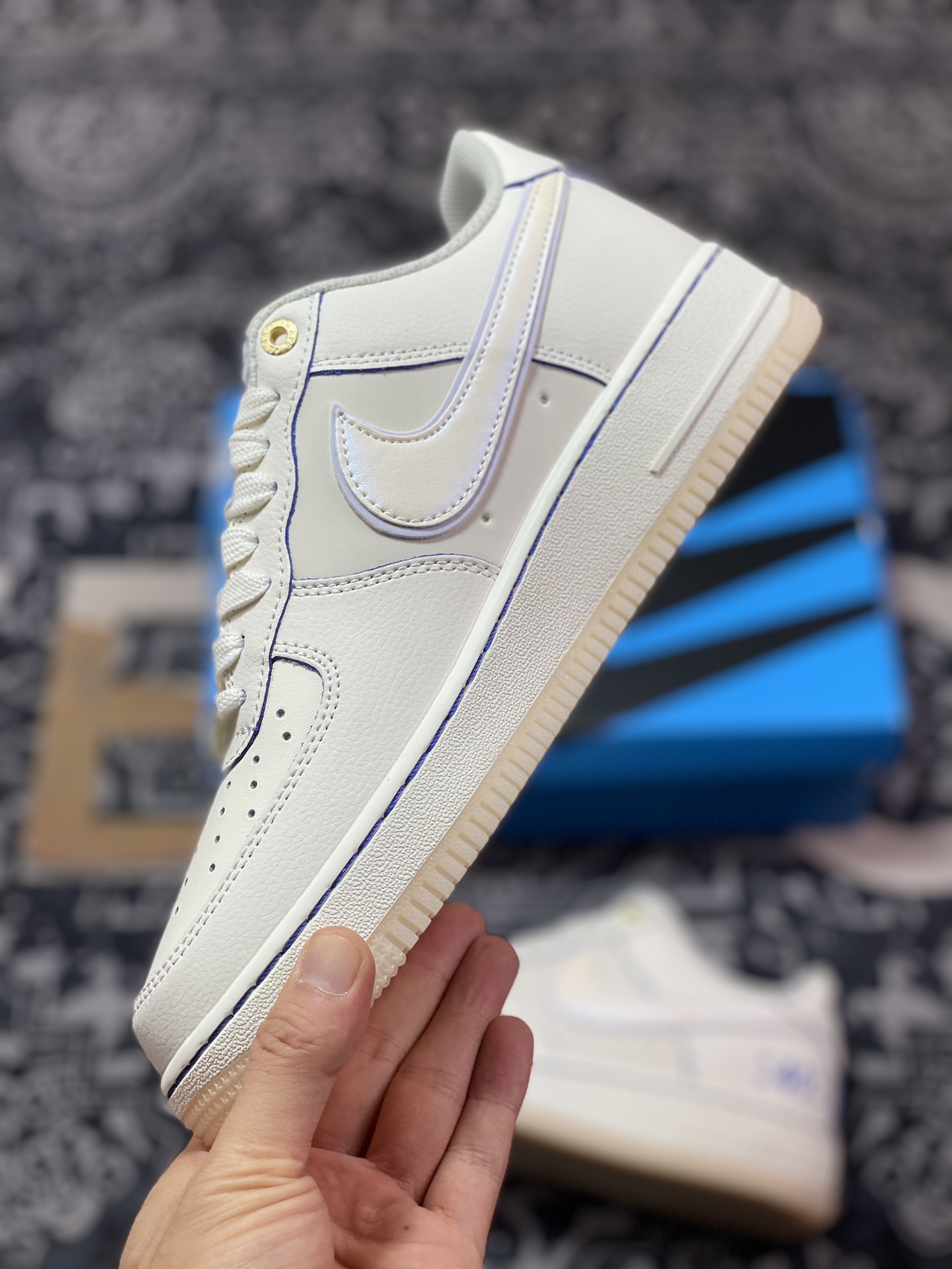 240 耐克Nike Air Force 1'07 Low"Sail White/Blue Mini Swoosh"空军一号板鞋“40周年版珍珠白宝蓝小钩”XP9688-757