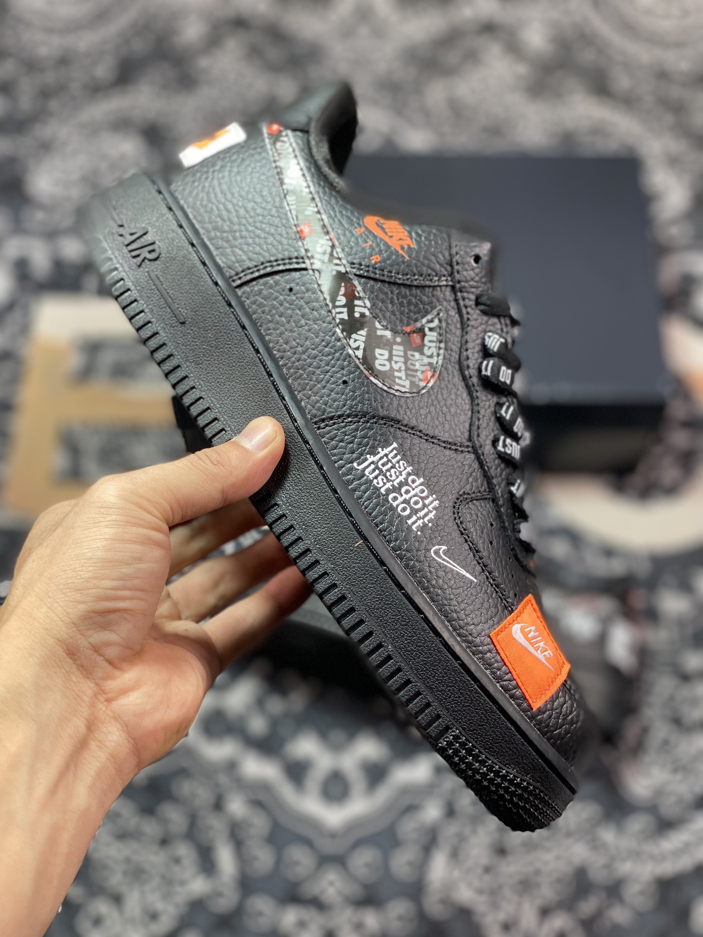 200 Air Force 1'07 Low 字母黑 AR7719-200