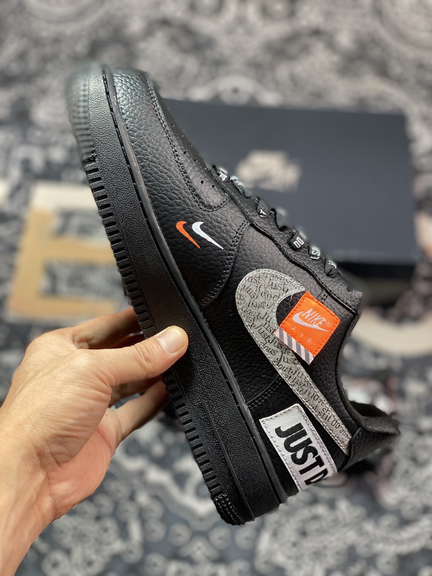 200 Air Force 1'07 Low 字母黑 AR7719-200