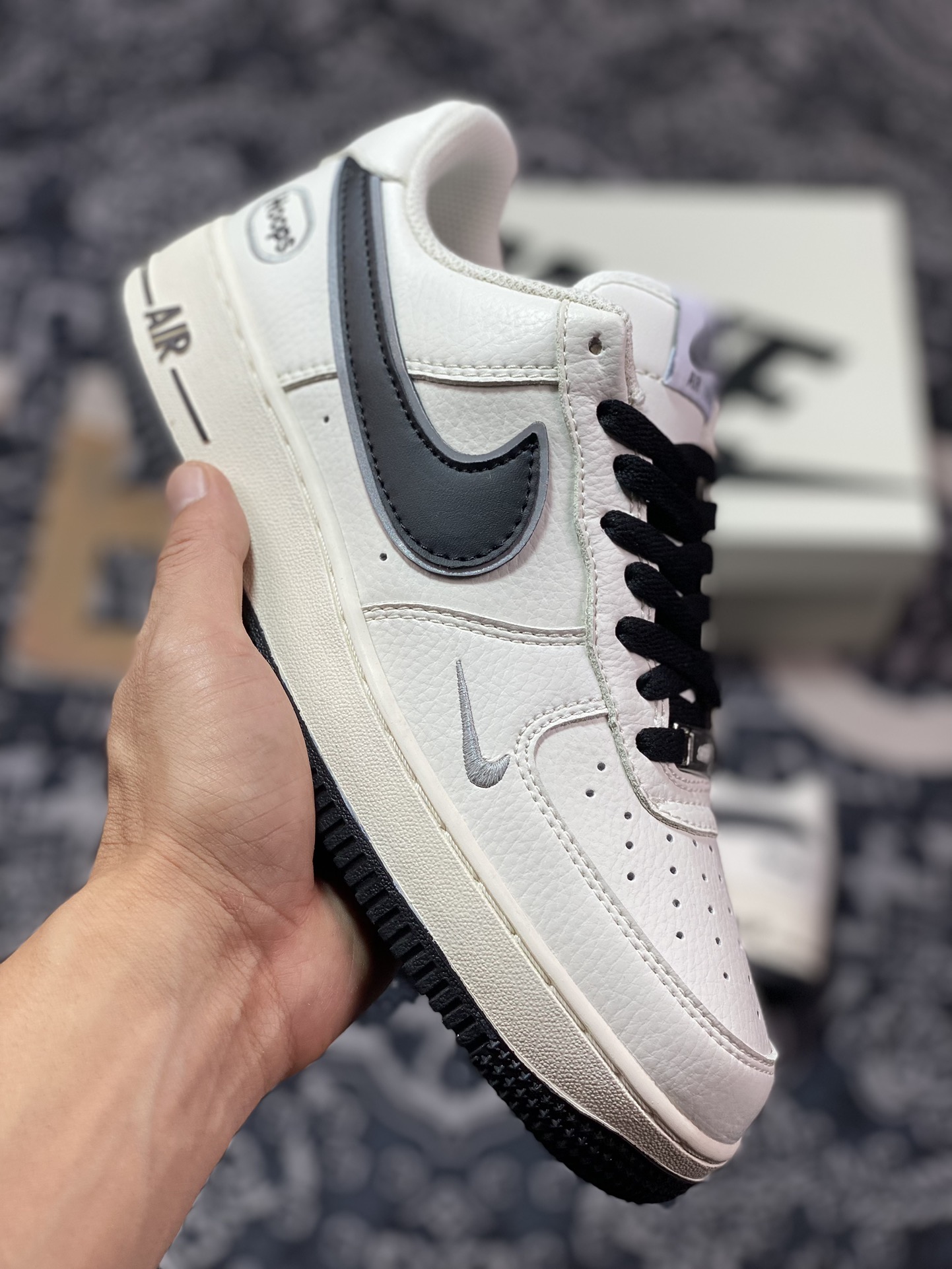 240 耐克Nike Air Force 1’07 Low EMB”Beige/Black/Hoops/Mini Swoosh”空军一号板鞋“米白黑银Hoops刺绣小钩”HP2369-002