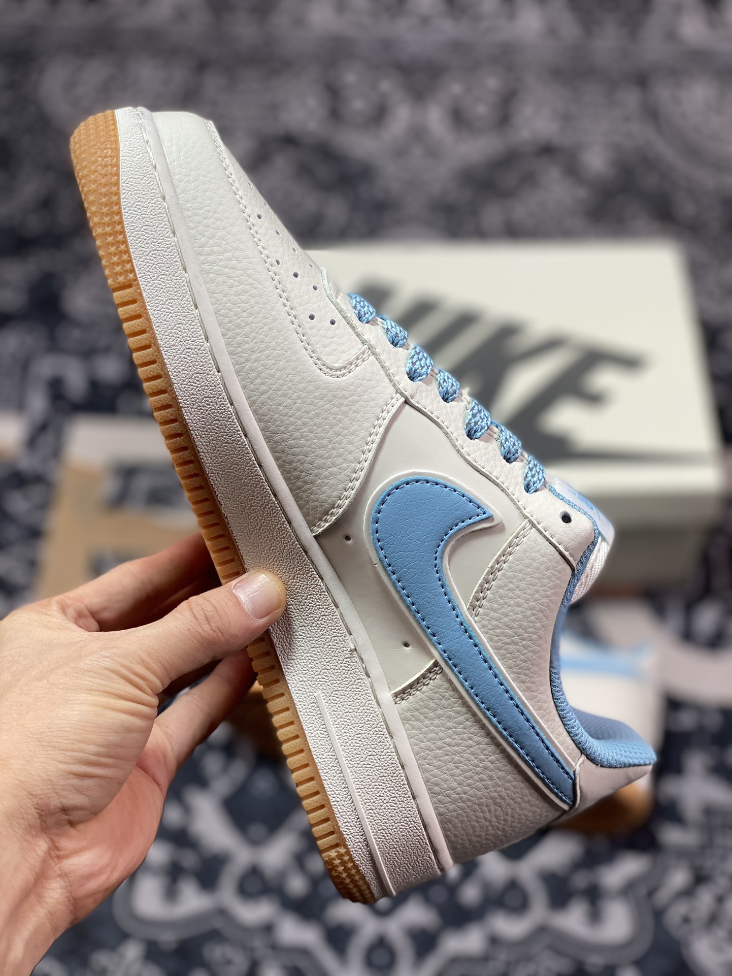 240 耐克Nike Air Force 1’07 Low"Milky White/Sky Blue/Gum"空军一号板鞋“奶白天蓝小钩反光生胶底”HD1689-108