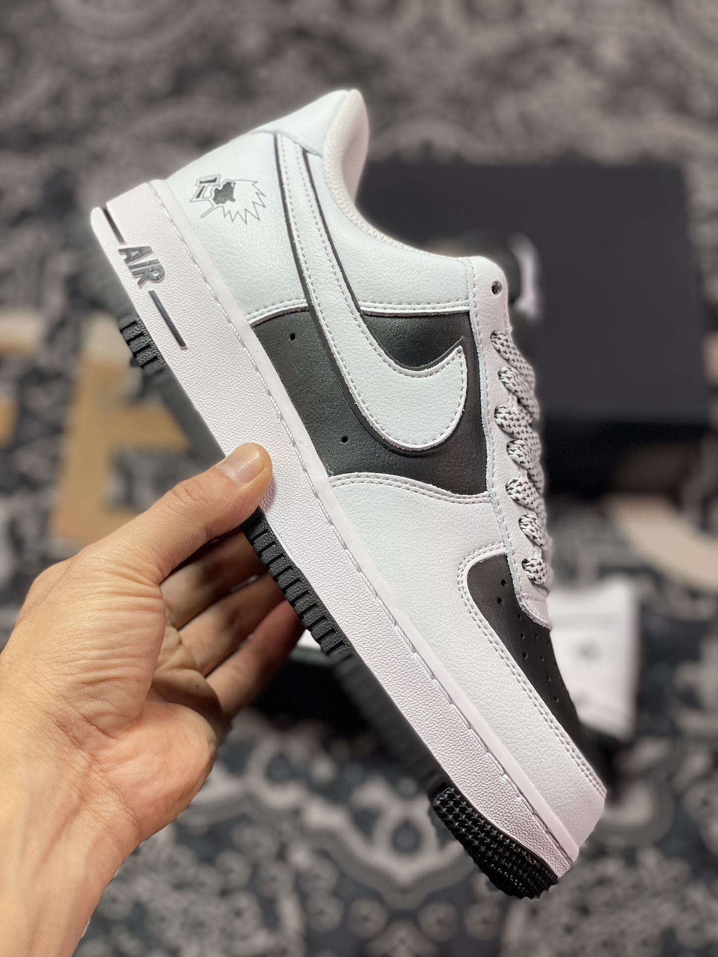 200 Nike Air Force 1 07 Low"喜茶HEYTEA"空军一号板鞋“皮革白黑炸毛喜茶LOGO” K08969-756