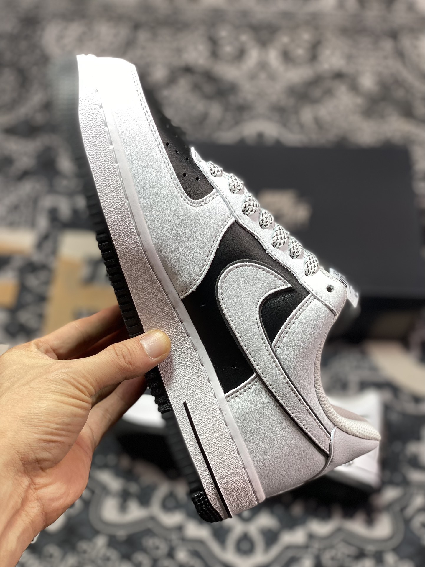 200 Nike Air Force 1 07 Low"喜茶HEYTEA"空军一号板鞋“皮革白黑炸毛喜茶LOGO” K08969-756